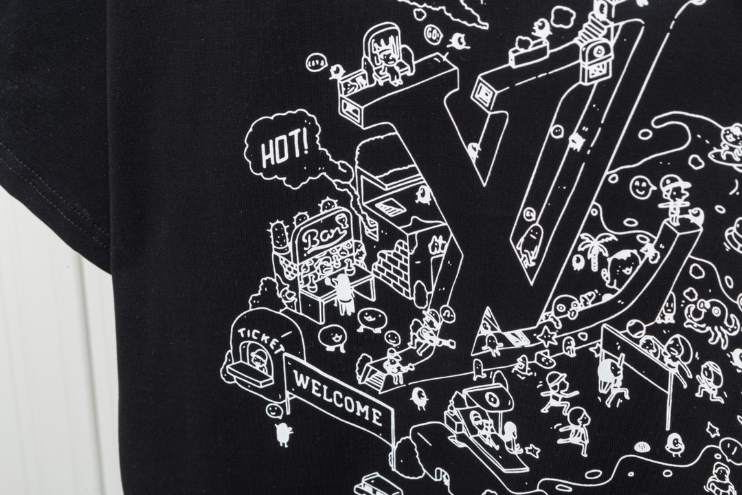 LV clothing-249