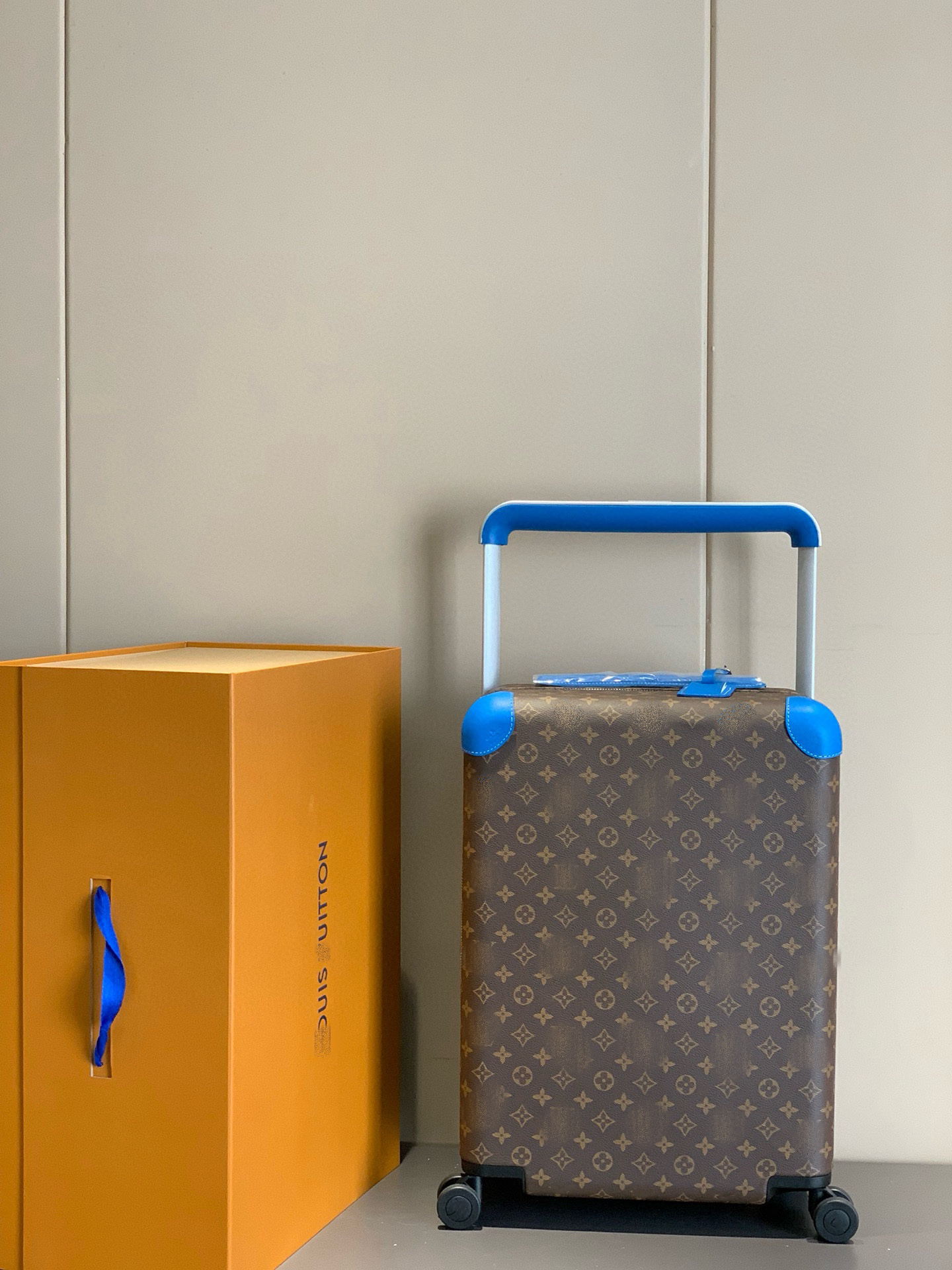 LV luggage-55
