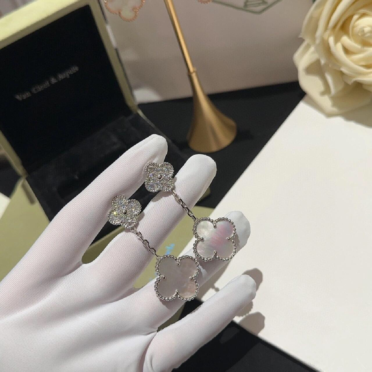 Van Cleef & Arpels earring-88