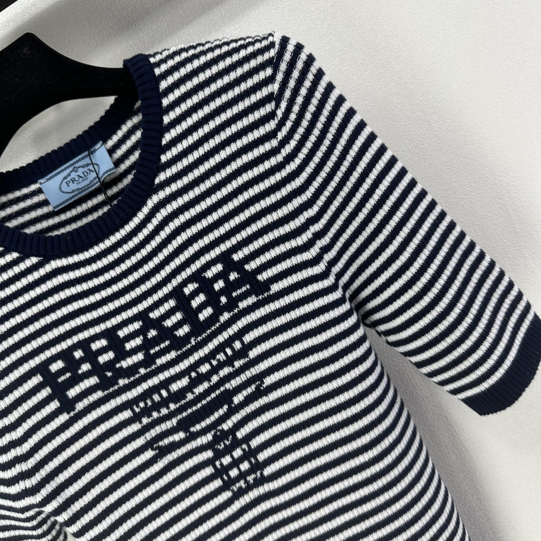 Prada Clothing-212