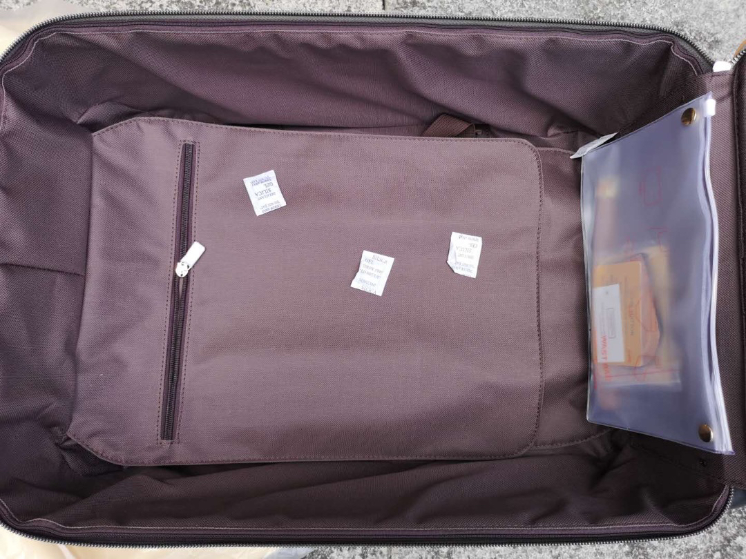 LV luggage-89
