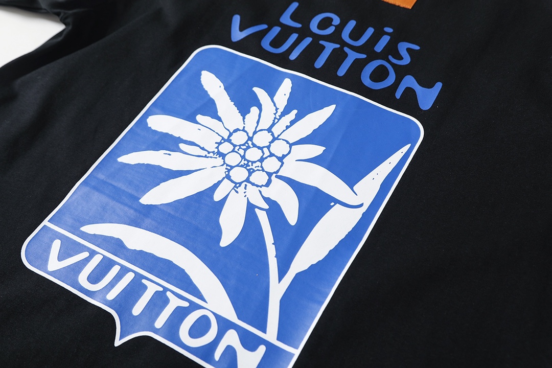 LV clothing-186