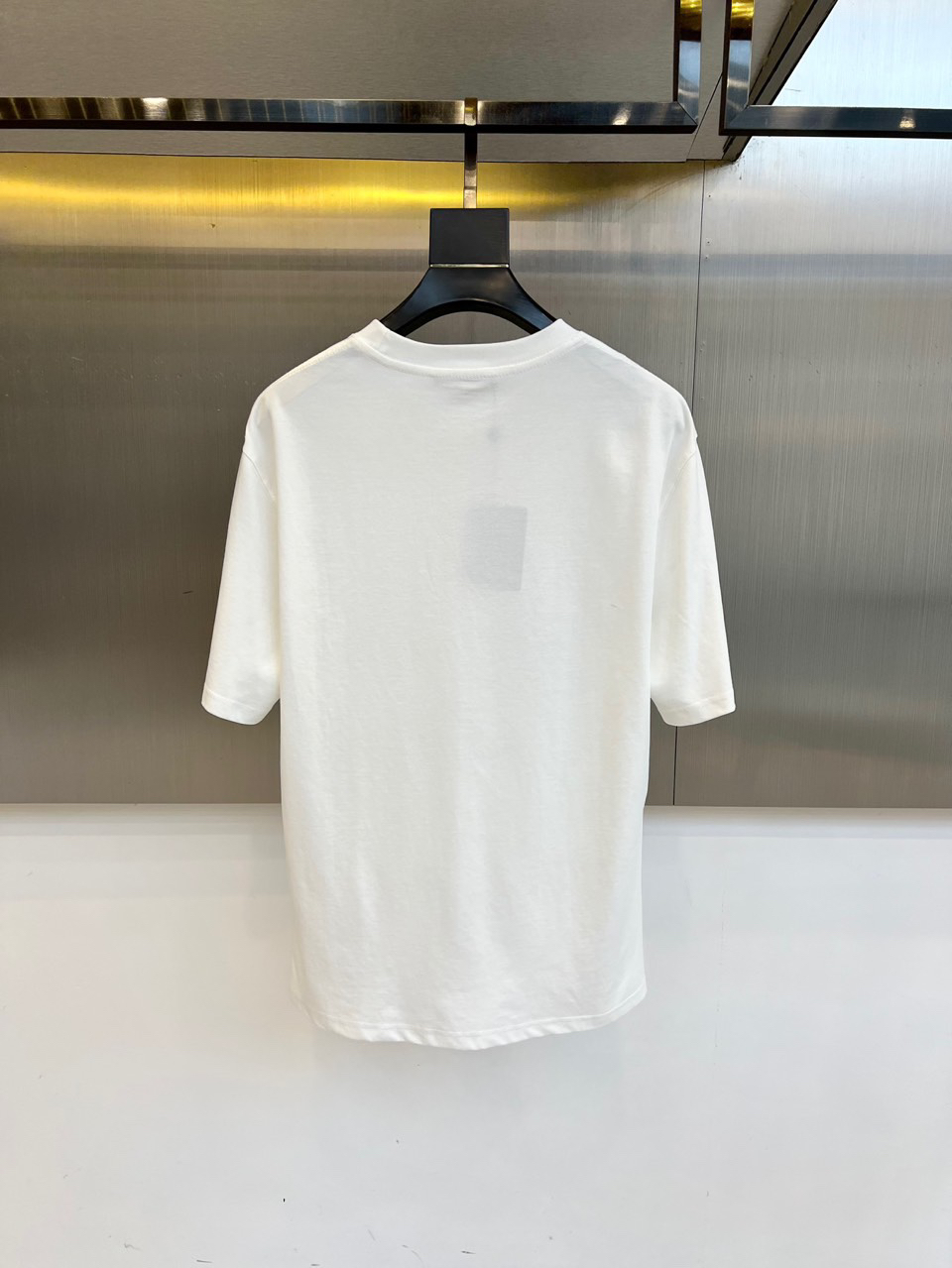 LV clothing-54