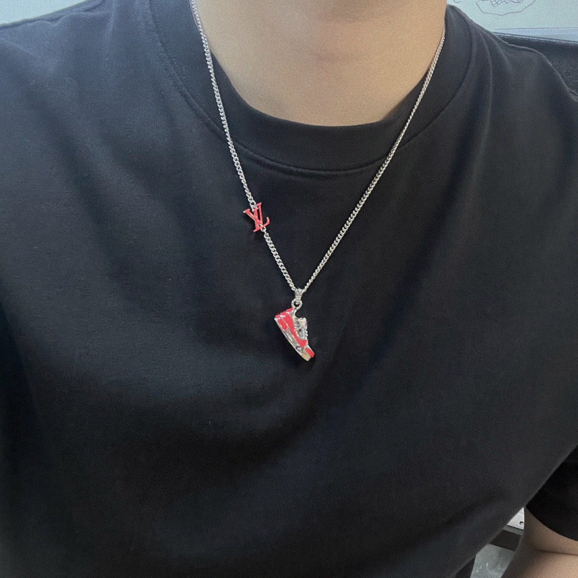 LV necklace-1