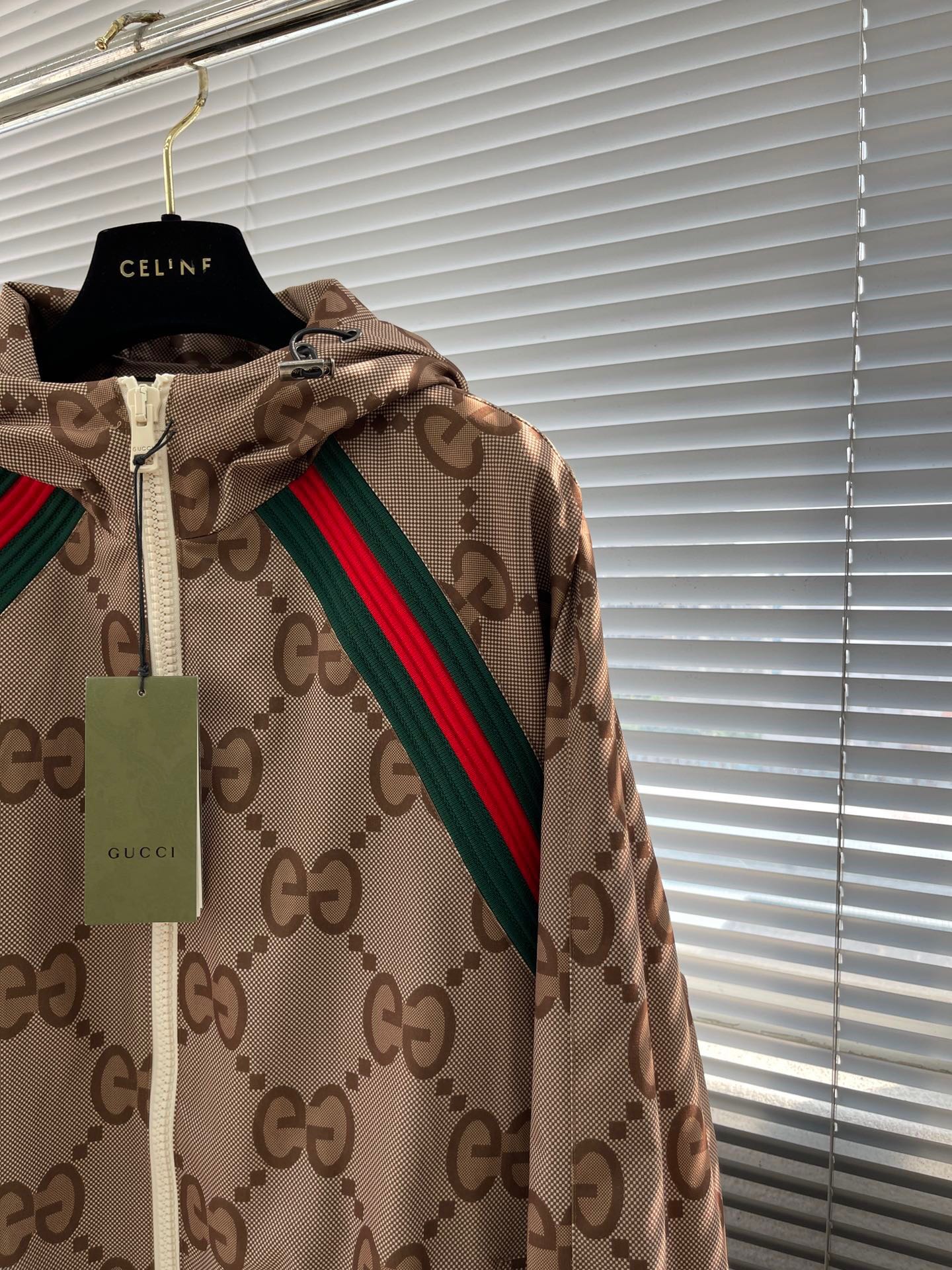 Gucci Clothing-184