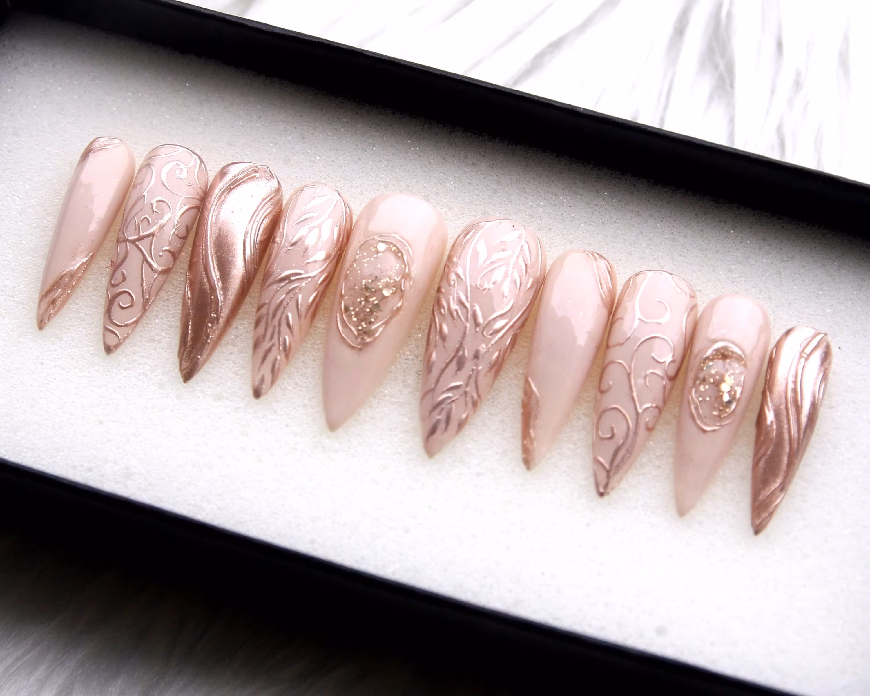 Metallic Laurel Leaves Press On NailsMetallic Laurel Leaves Press On Nails - SAYEGIRLS