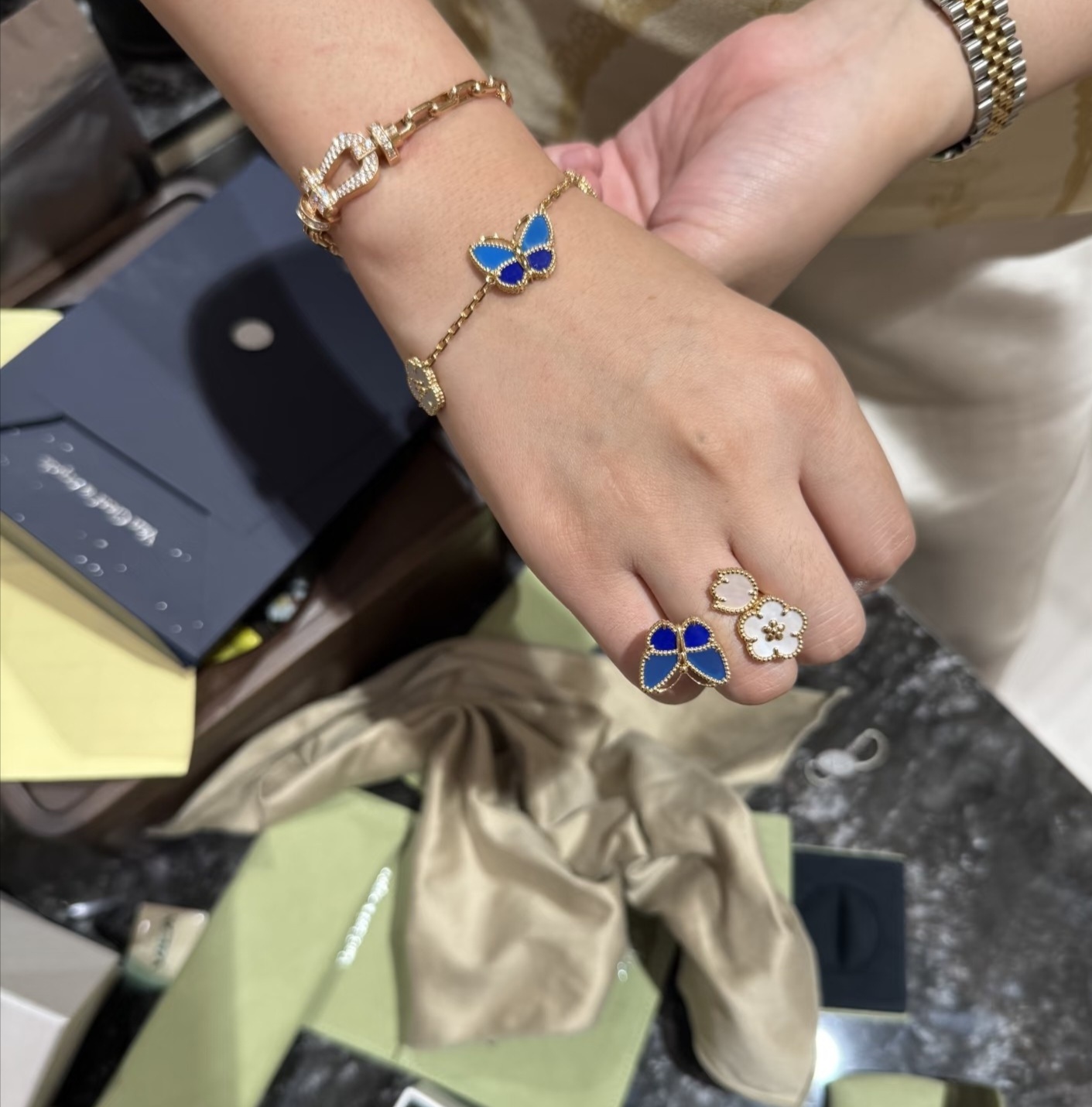 Van Cleef & Arpels ring-34