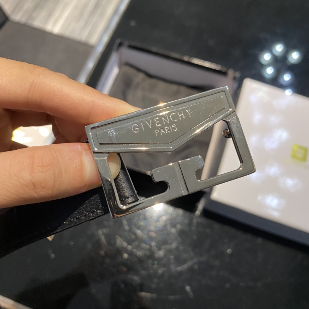 Givenchy belt-111