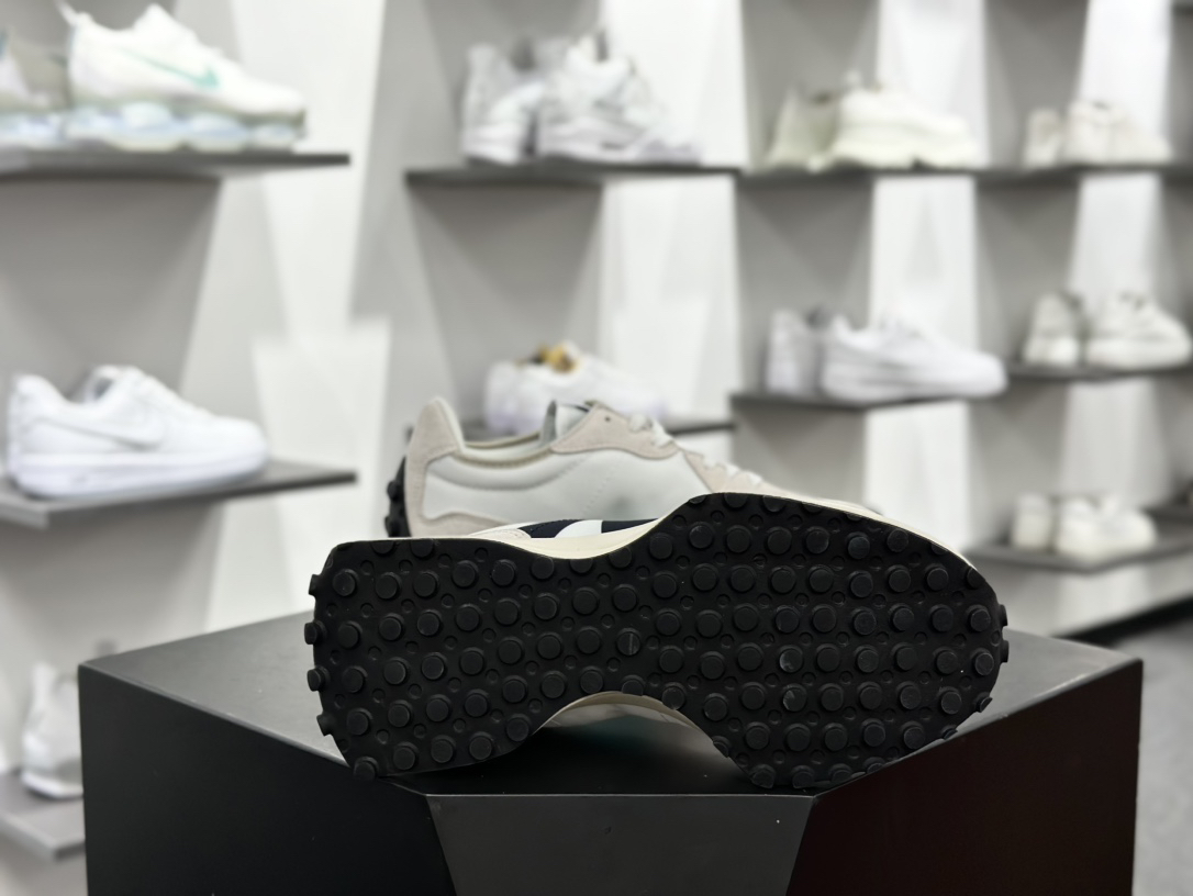 New Balance Sneakers-364