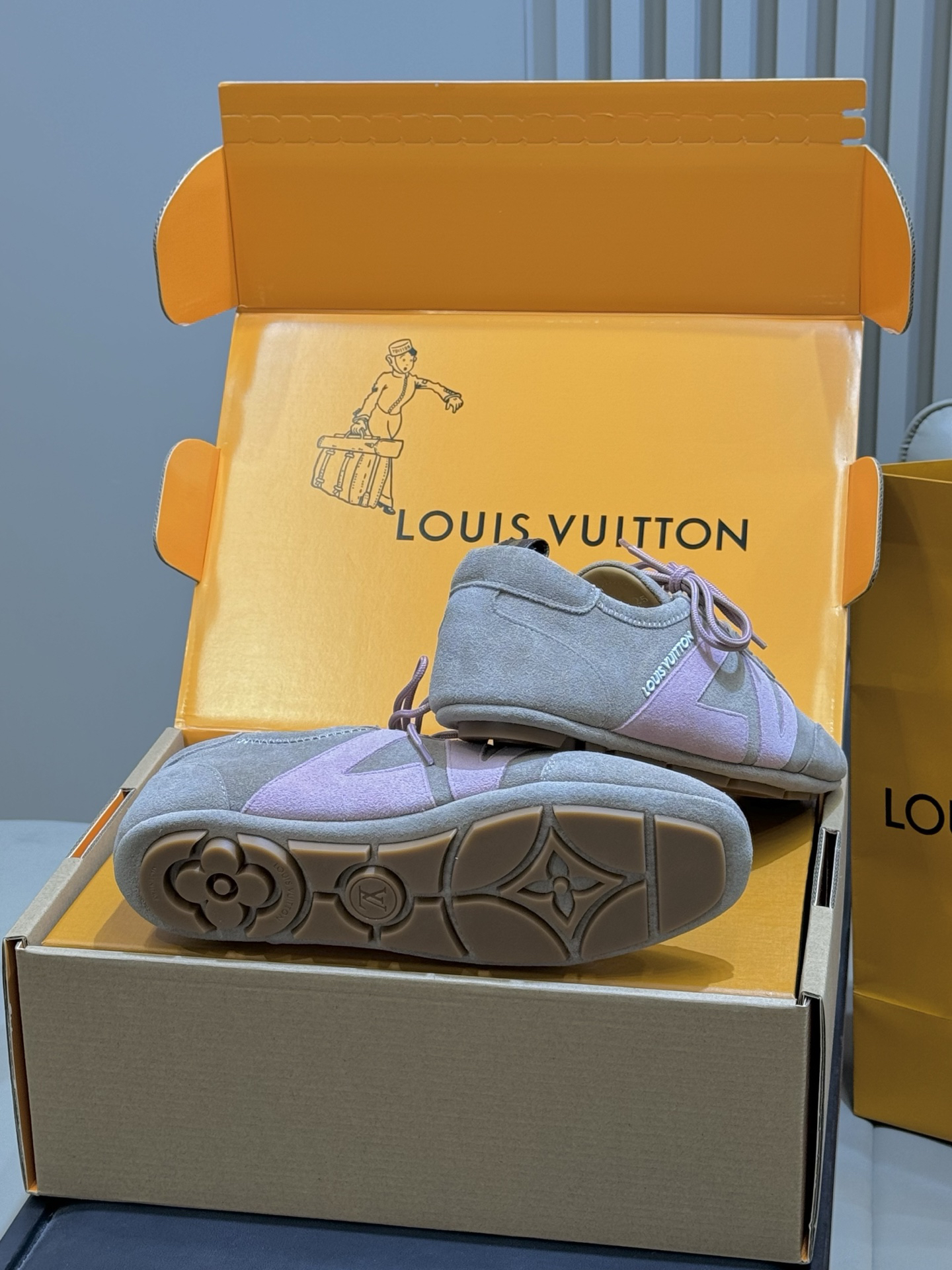 Lv Sneakers-228