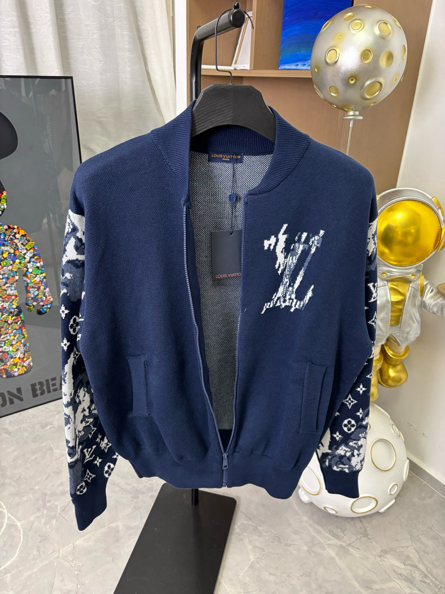 LV Clothing-300