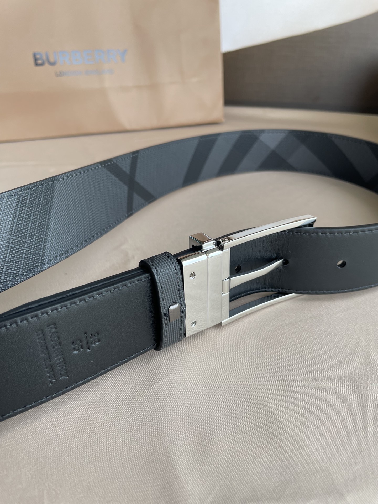 Burberry belt-125