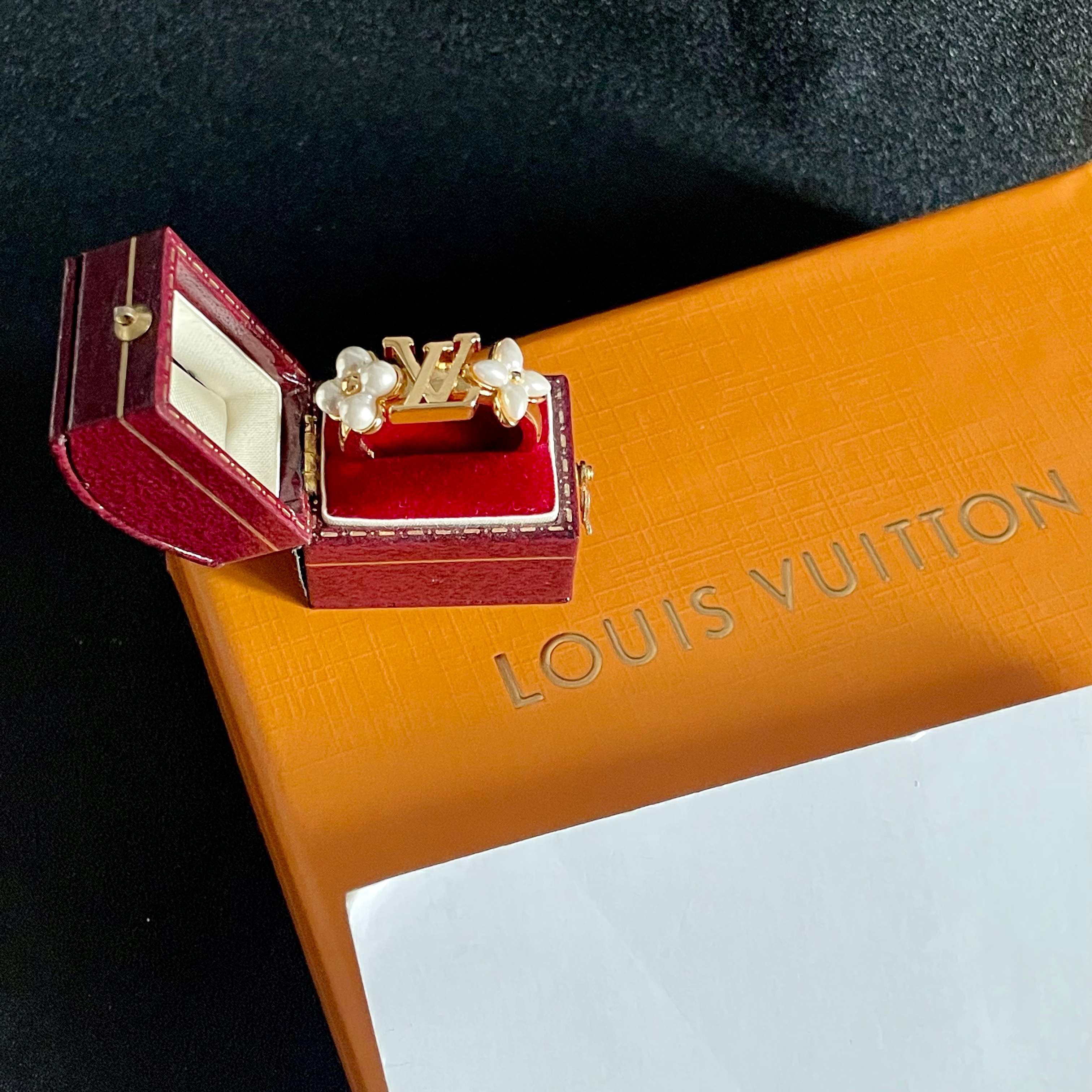 LV ring-55
