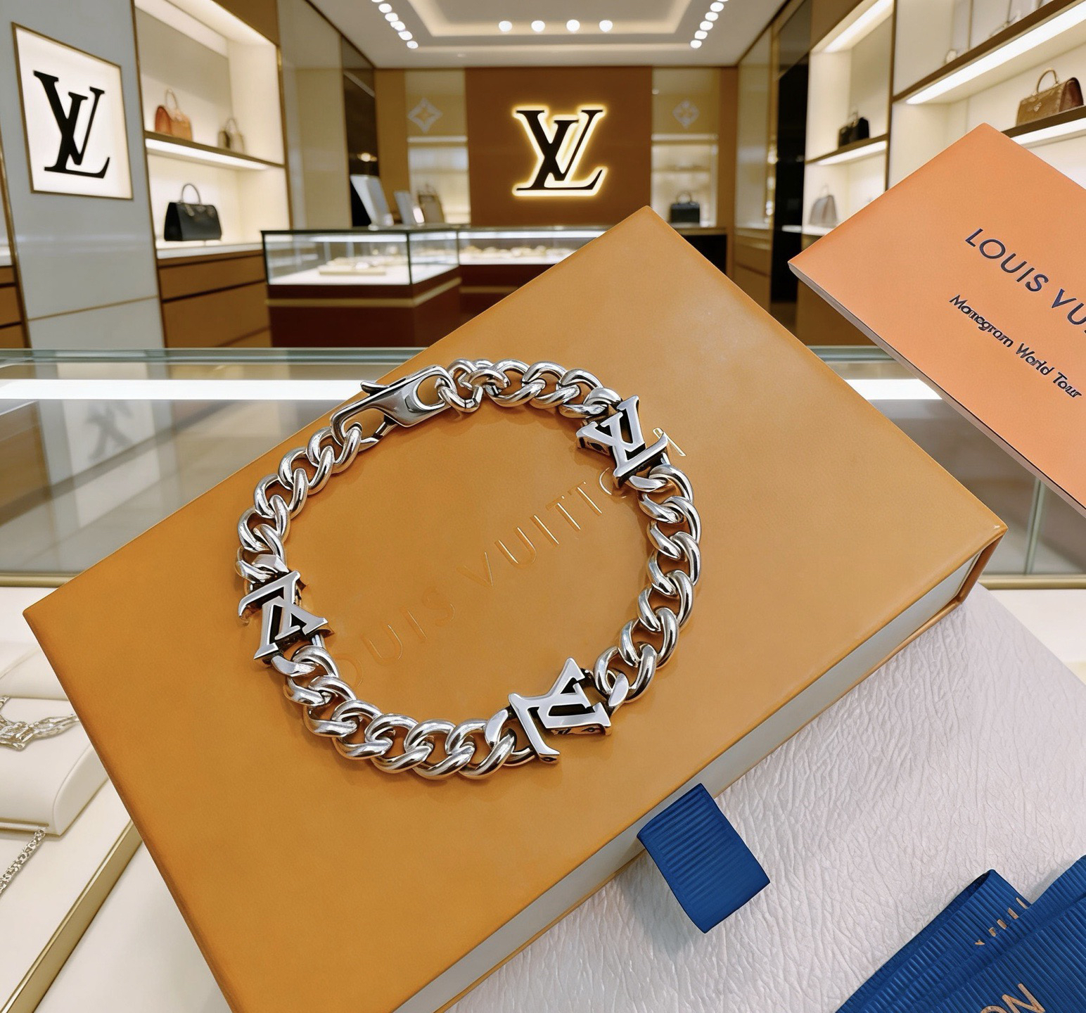 LV Bracelet-91