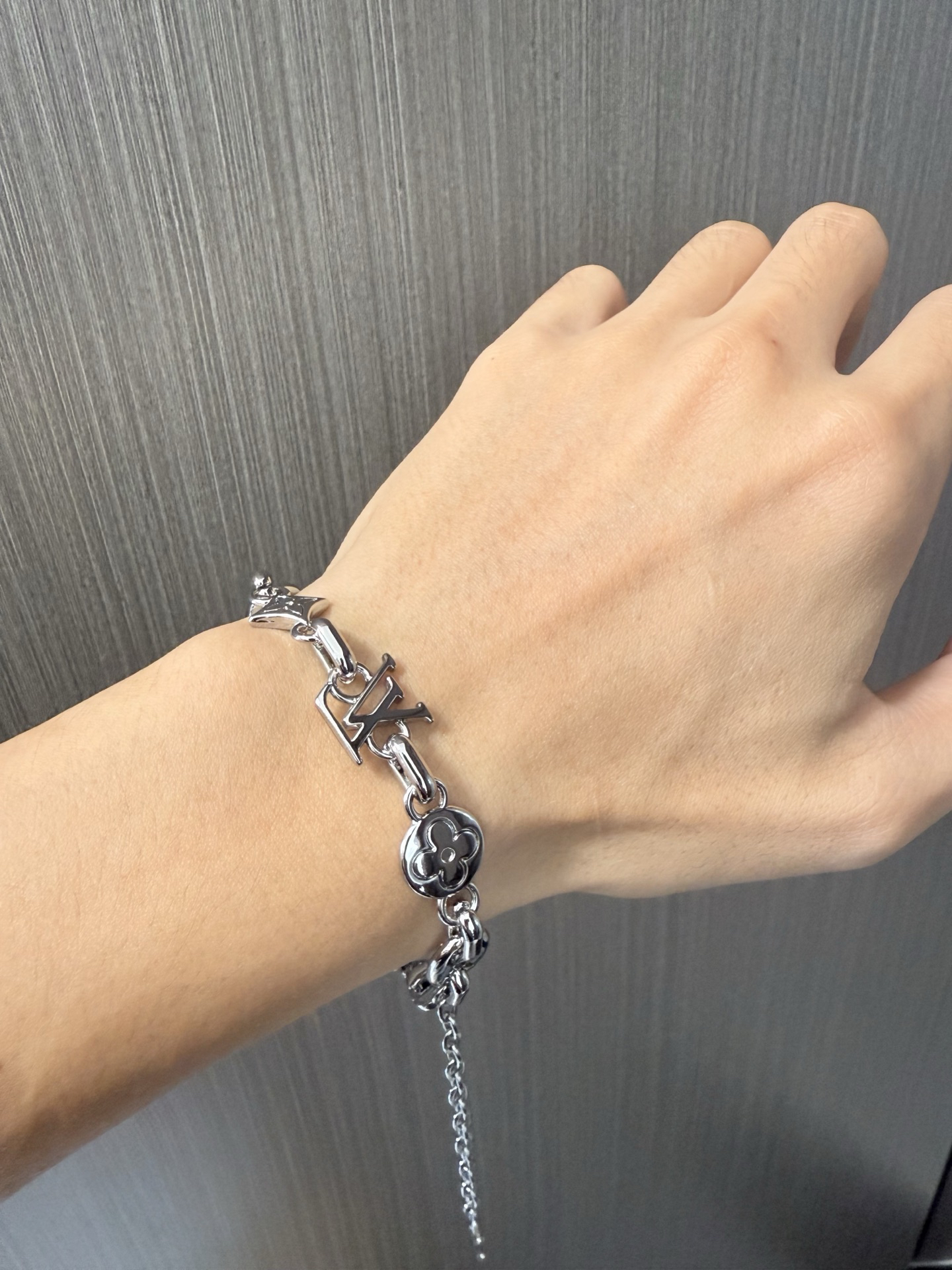 LV Bracelet-74