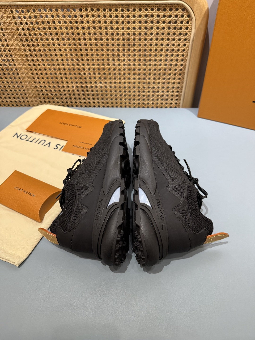 Lv Sneakers-170