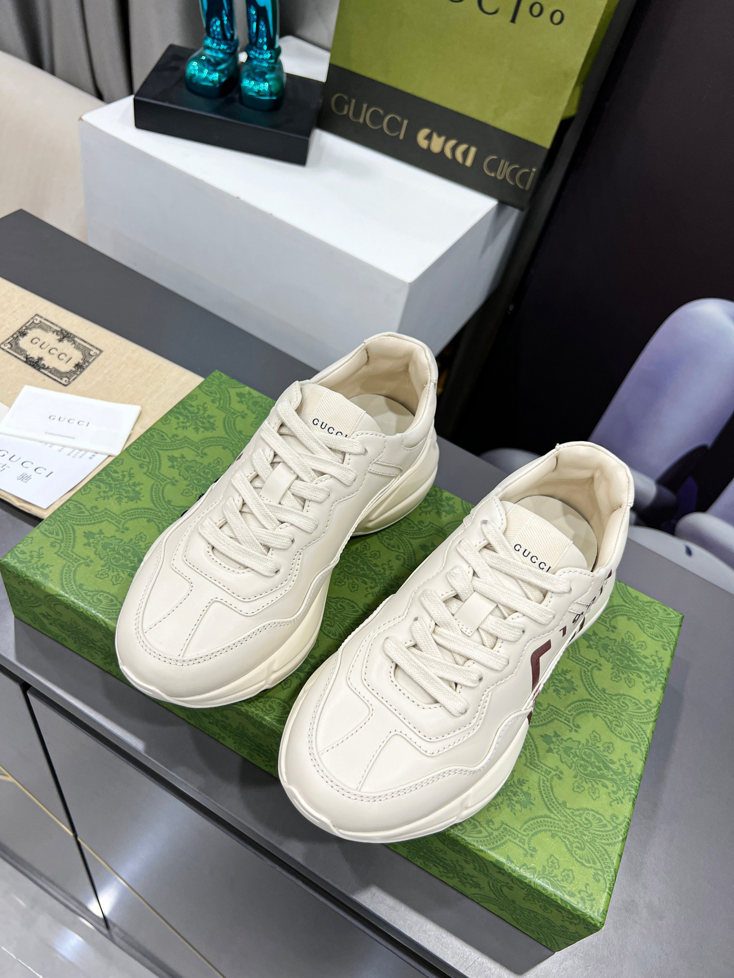 Gucci Sneakers-160