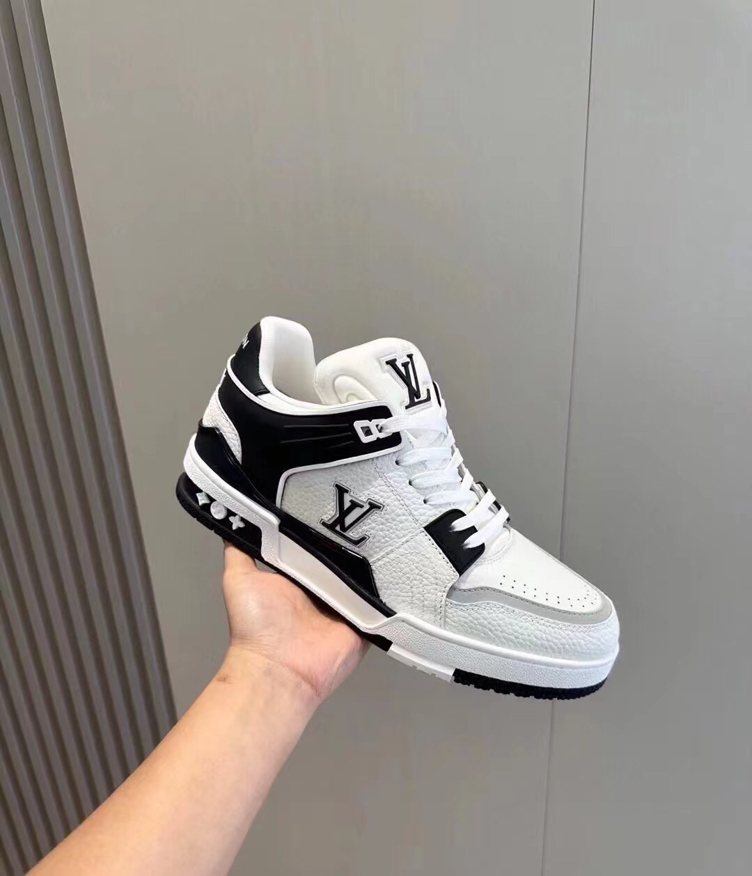 Lv Sneakers-41