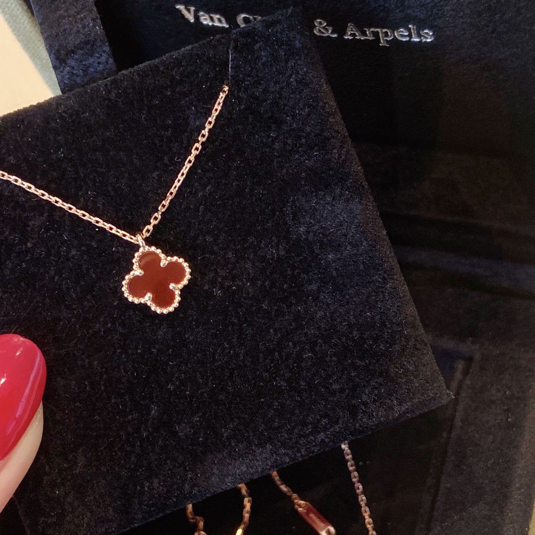 Van Cleef & Arpels necklace-3