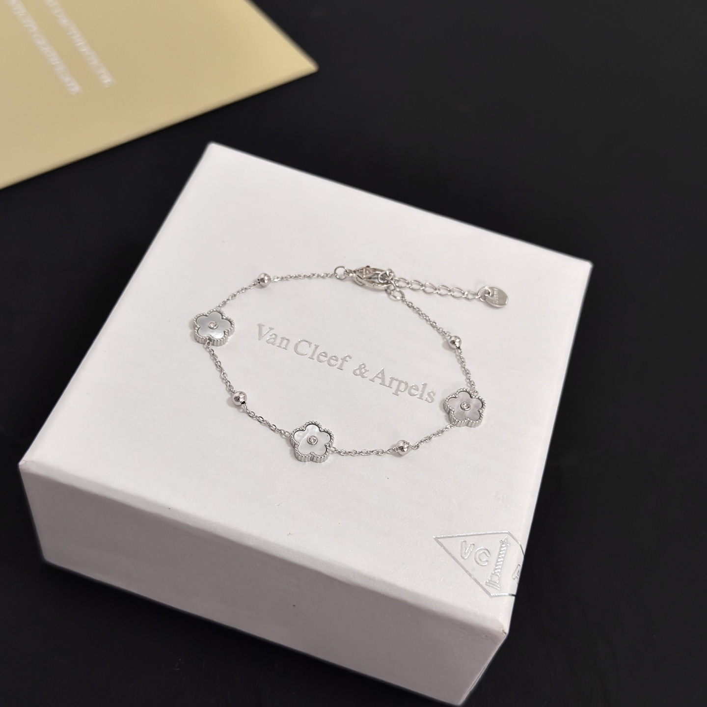 Van Cleef & Arpels Bracelet-37