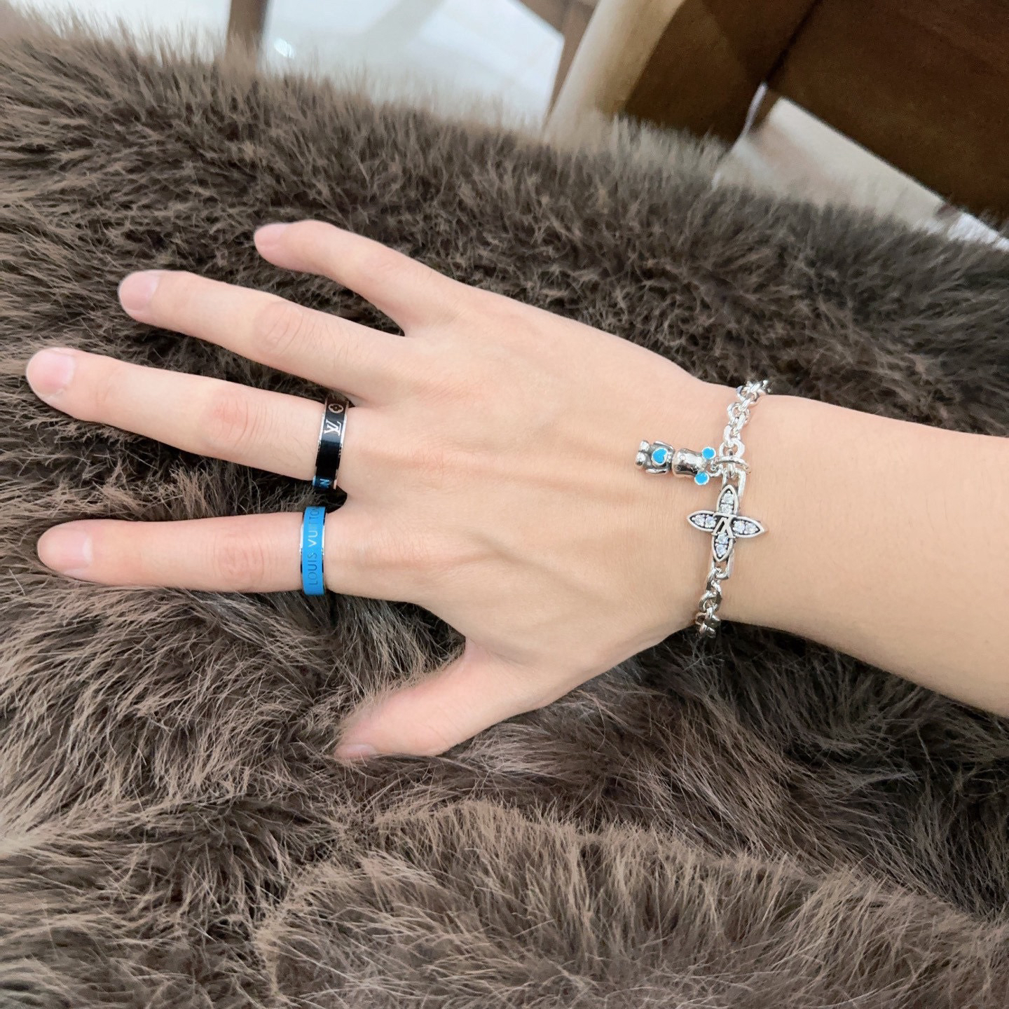 LV ring-62