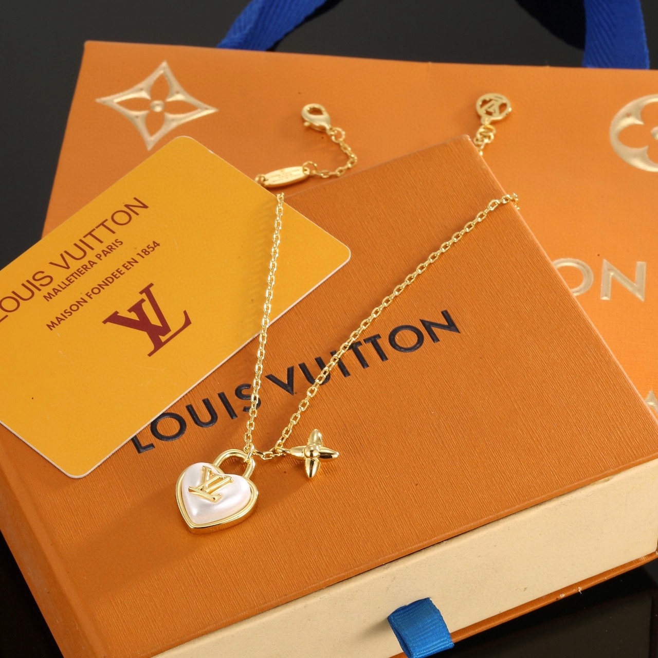 LV necklace-24