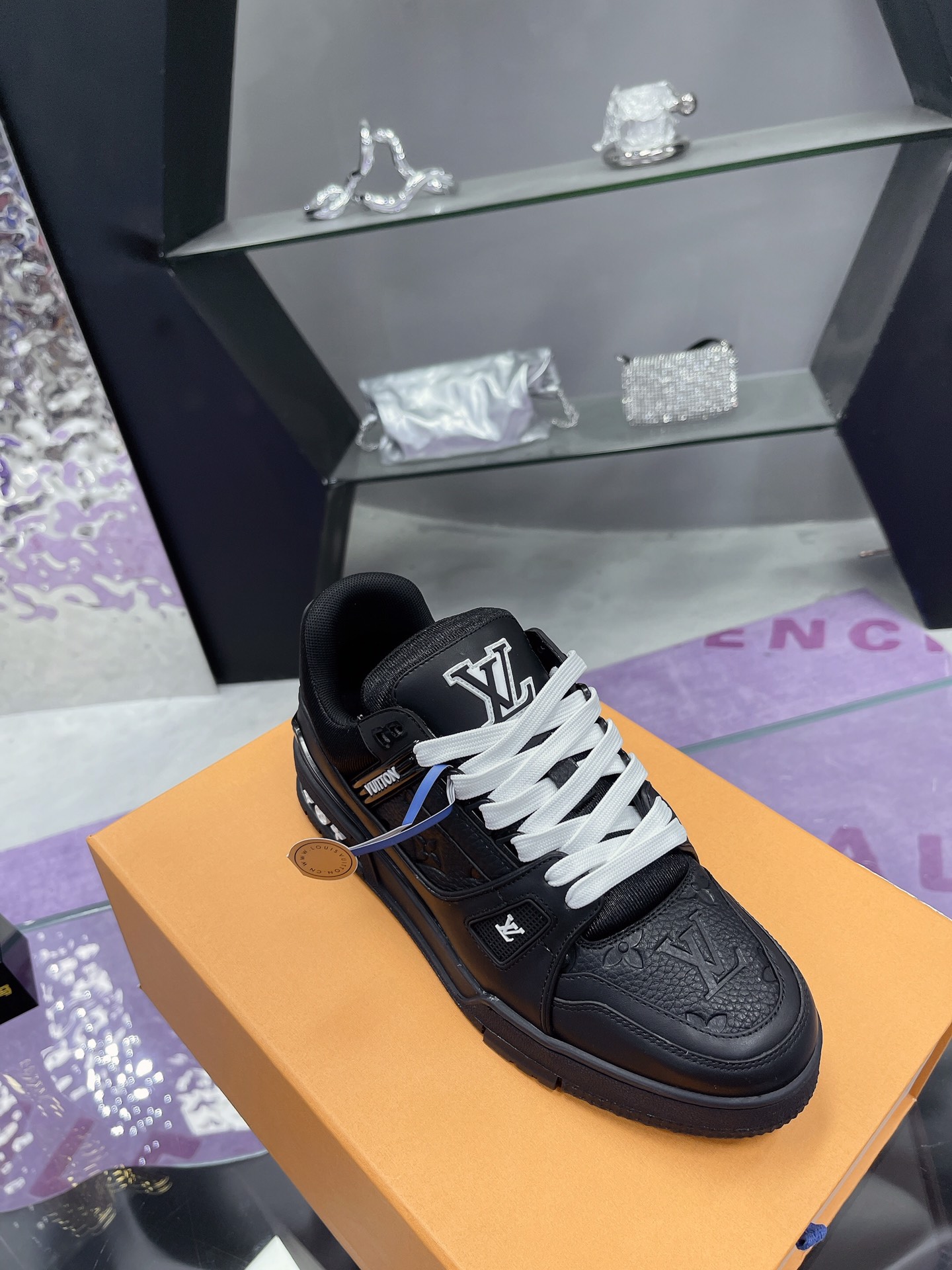 Lv Sneakers-223