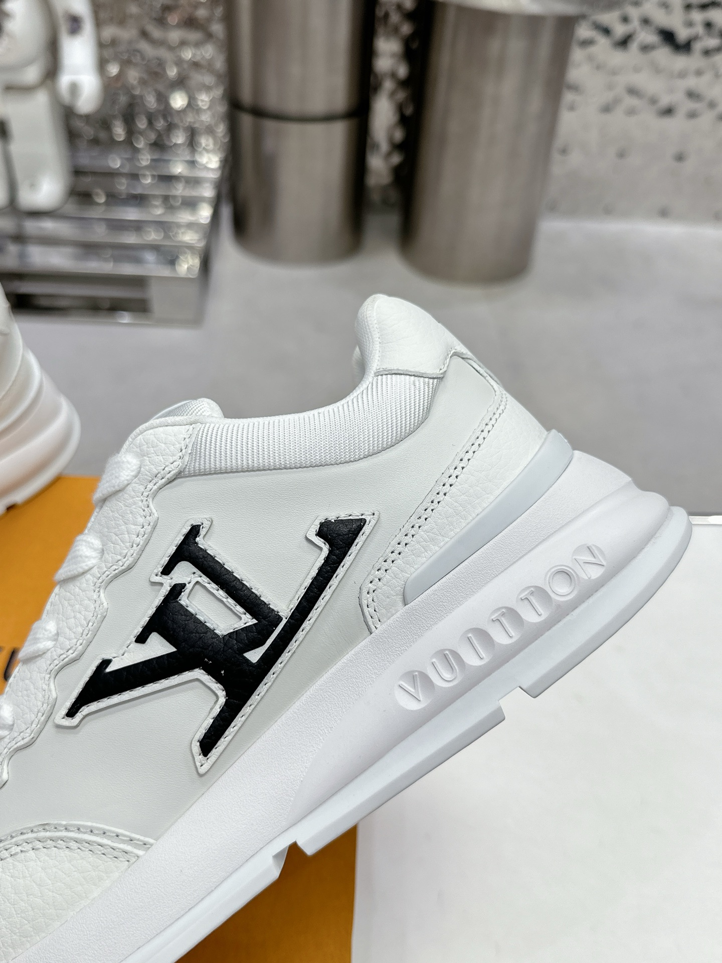Lv Sneakers-6