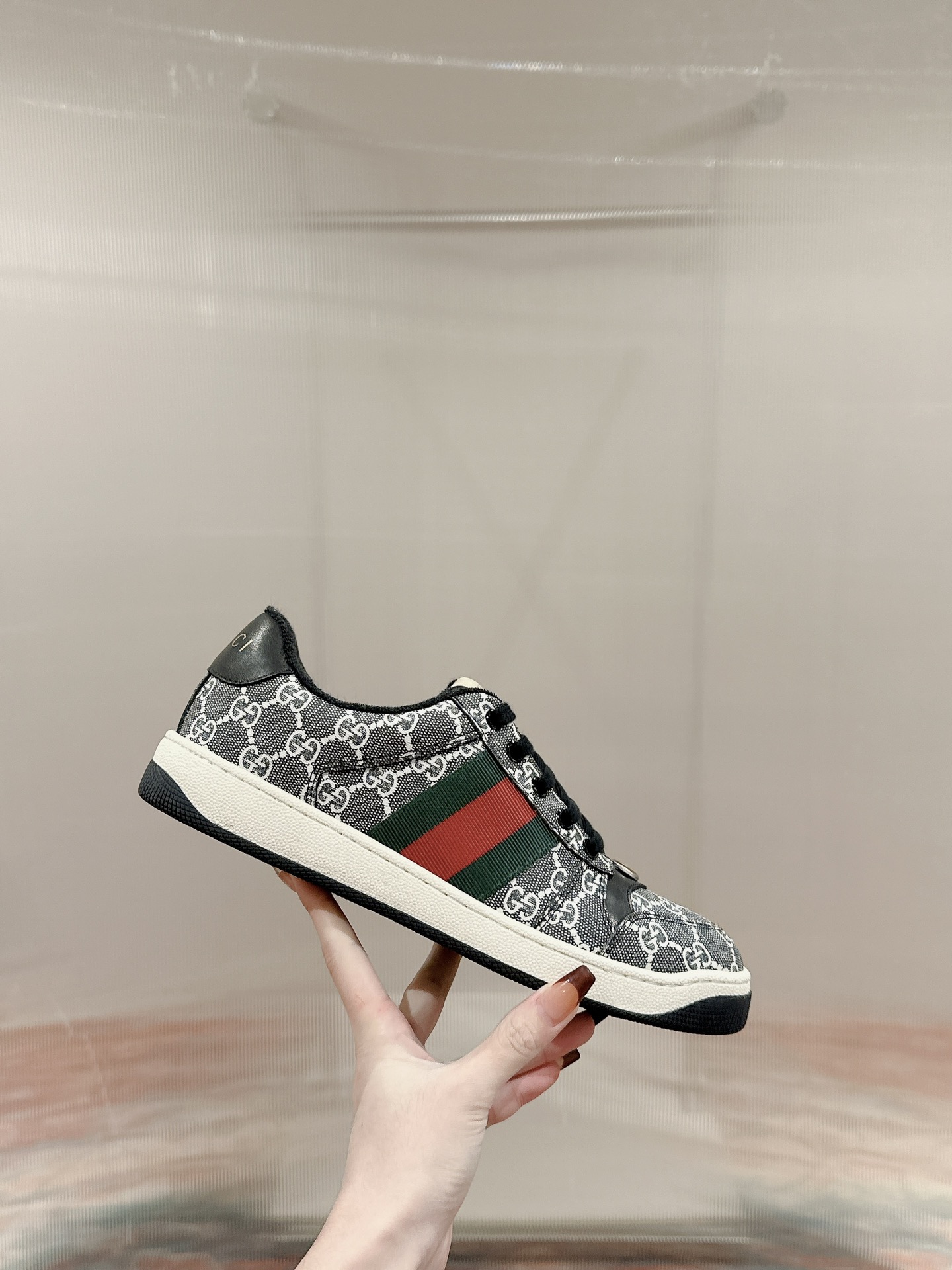 Gucci Sneakers-16