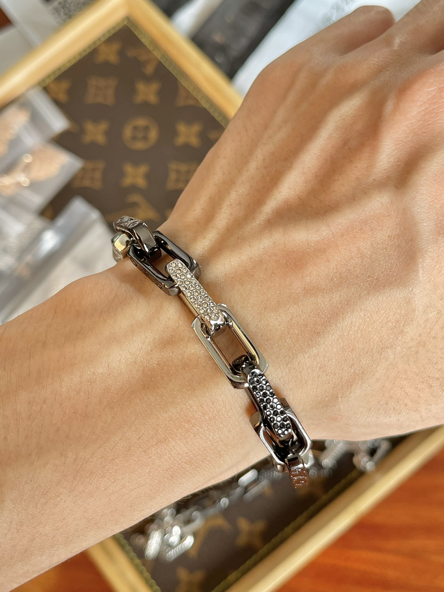LV Bracelet-64