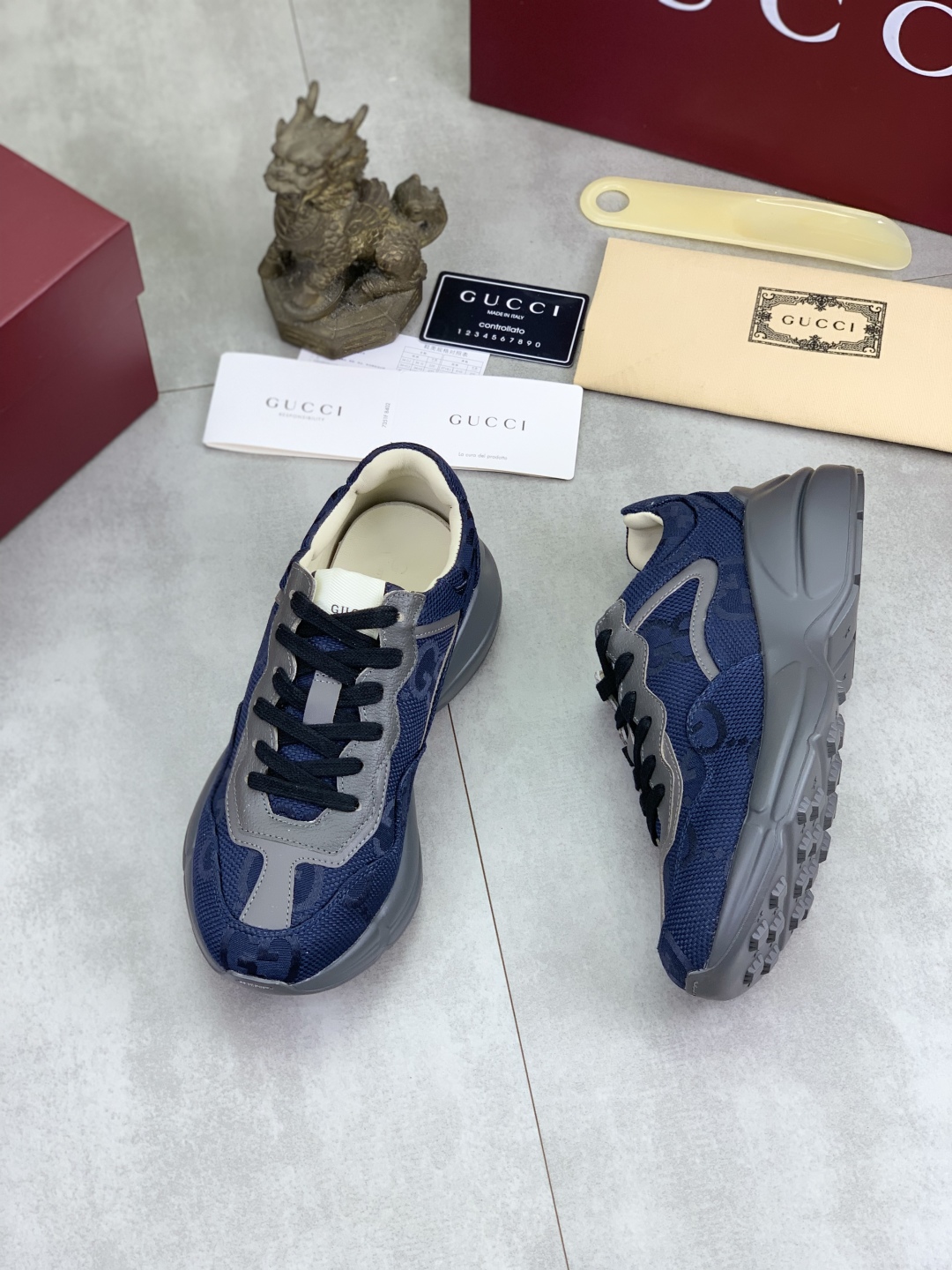 Gucci Sneakers-180