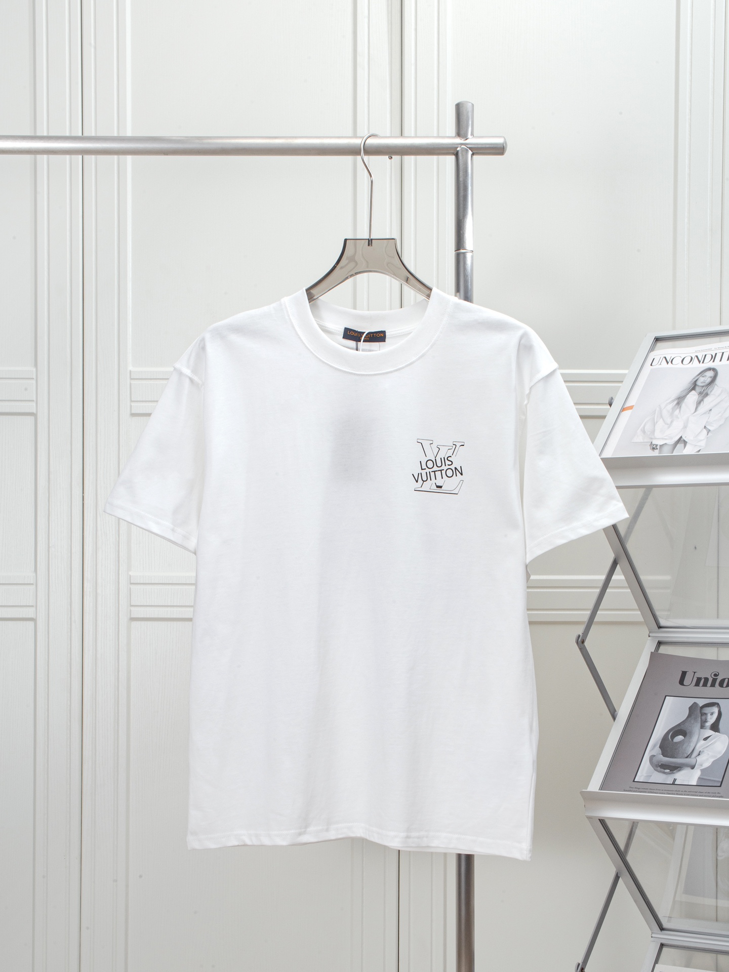 LV clothing-107