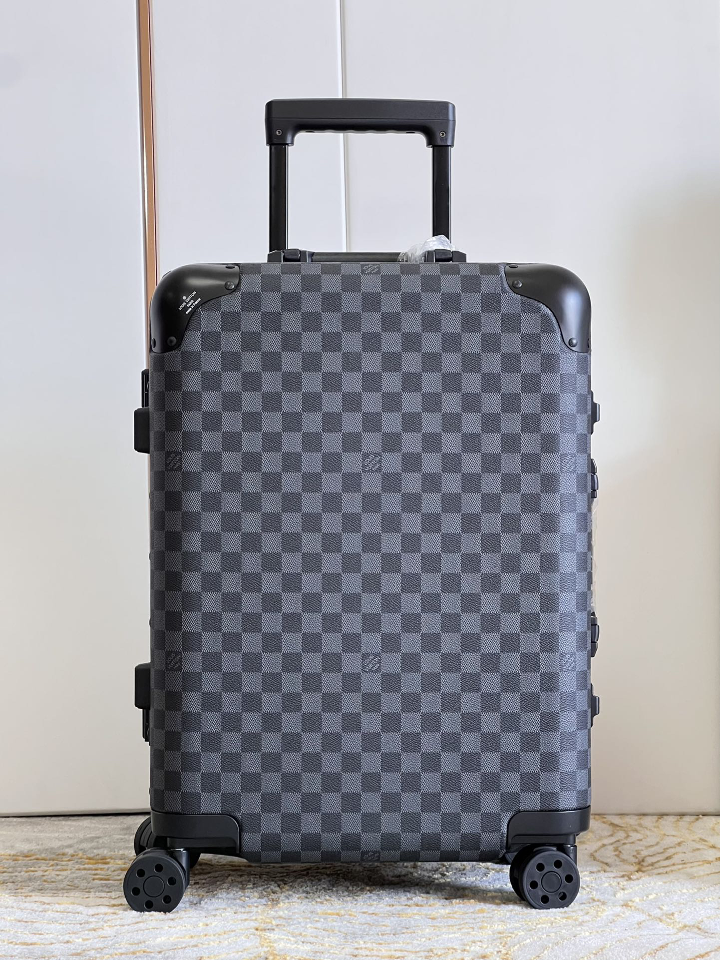 LV luggage-96