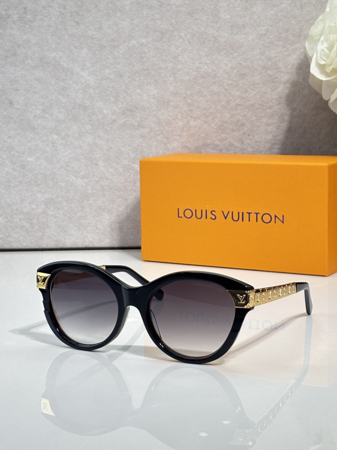 LV glasses-53