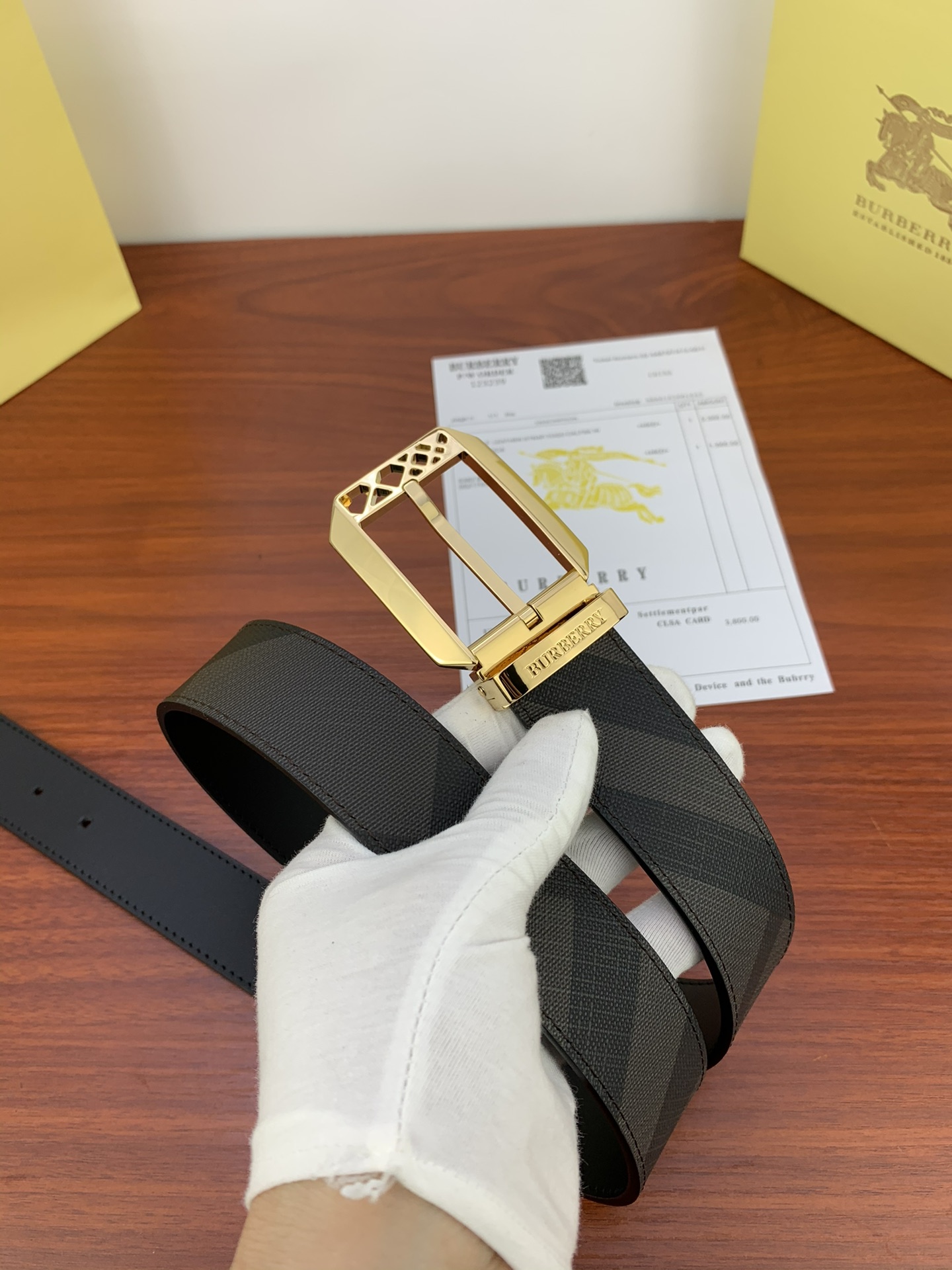 Burberry belt-117