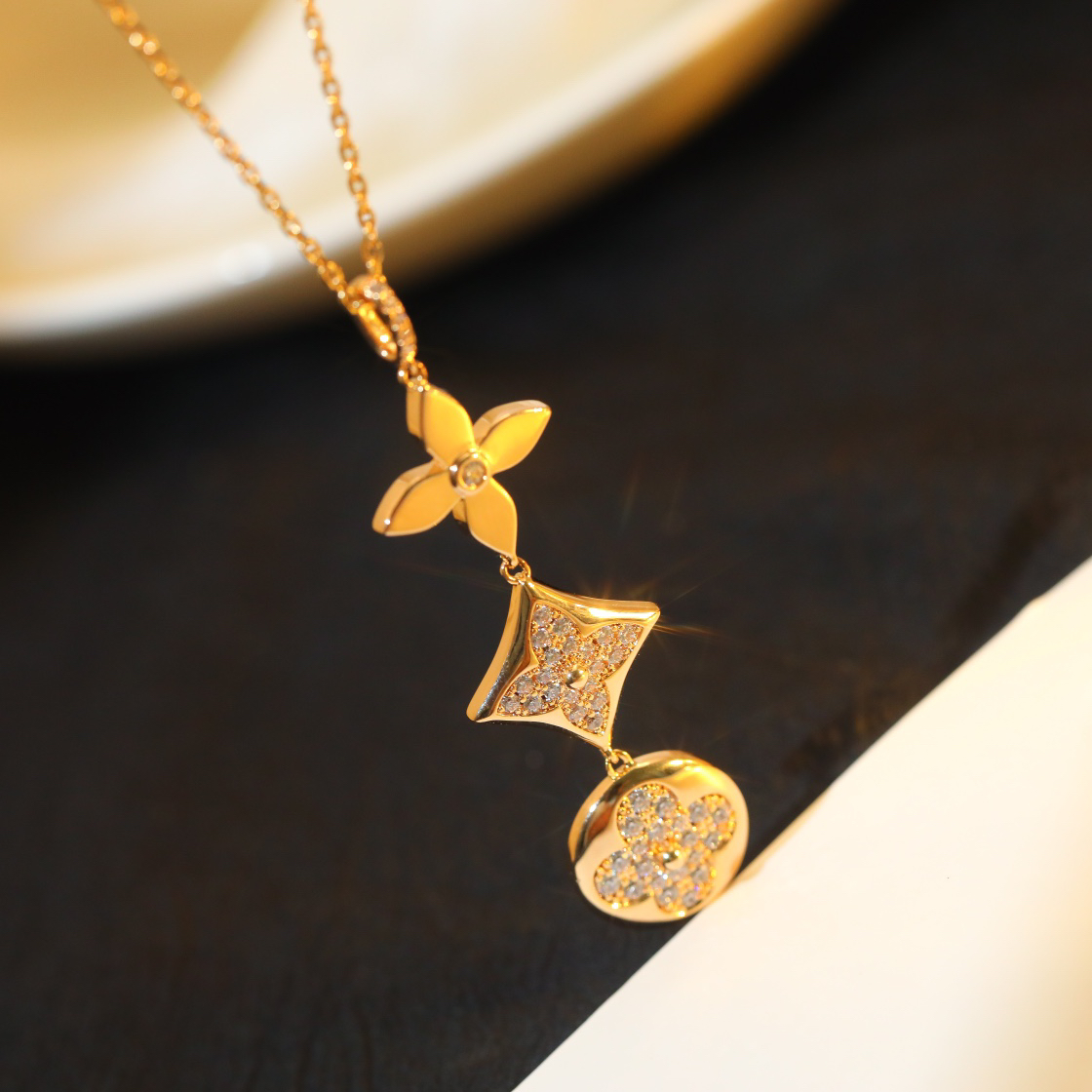 LV necklace-48