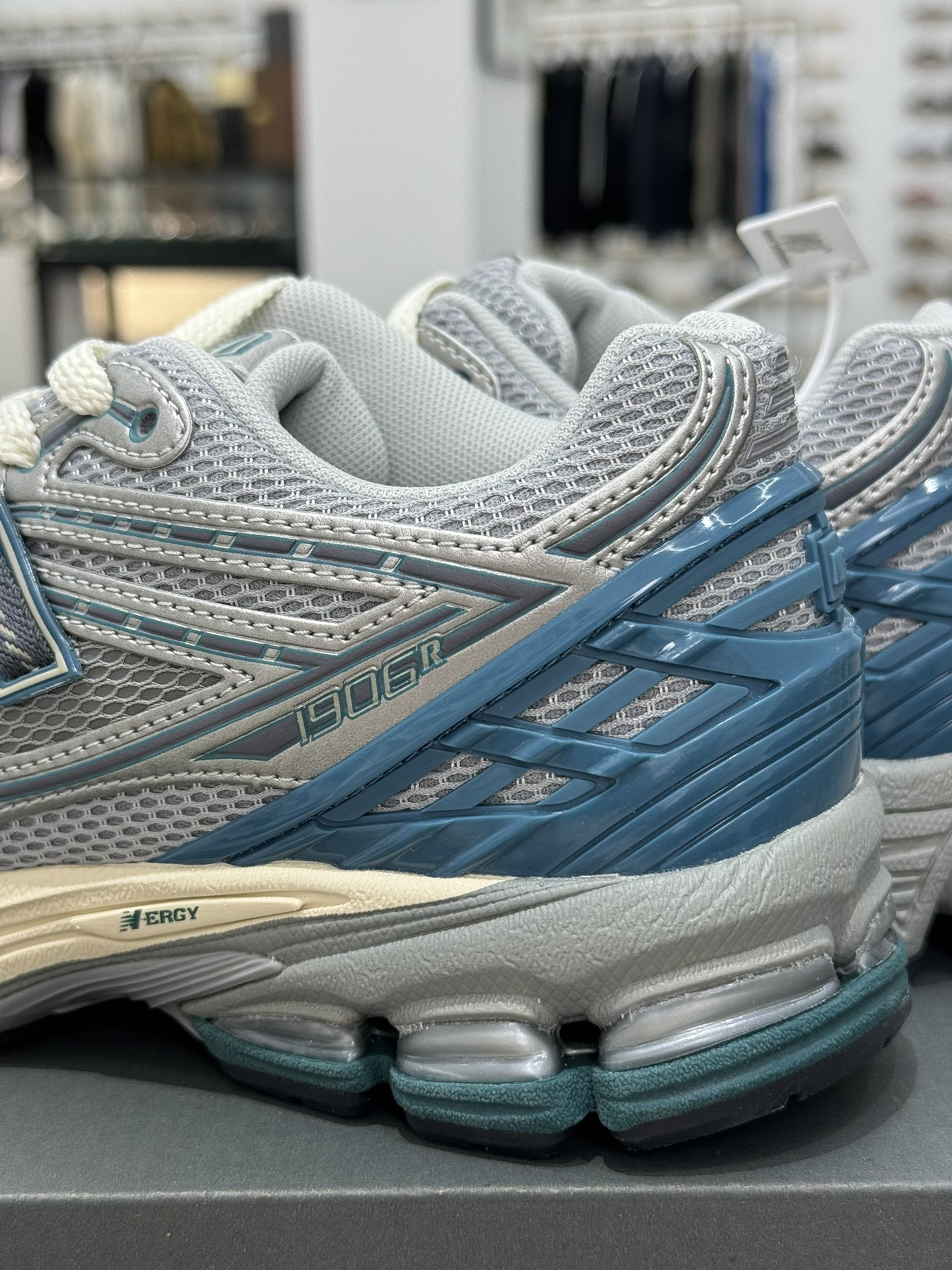 New Balance Sneakers-360