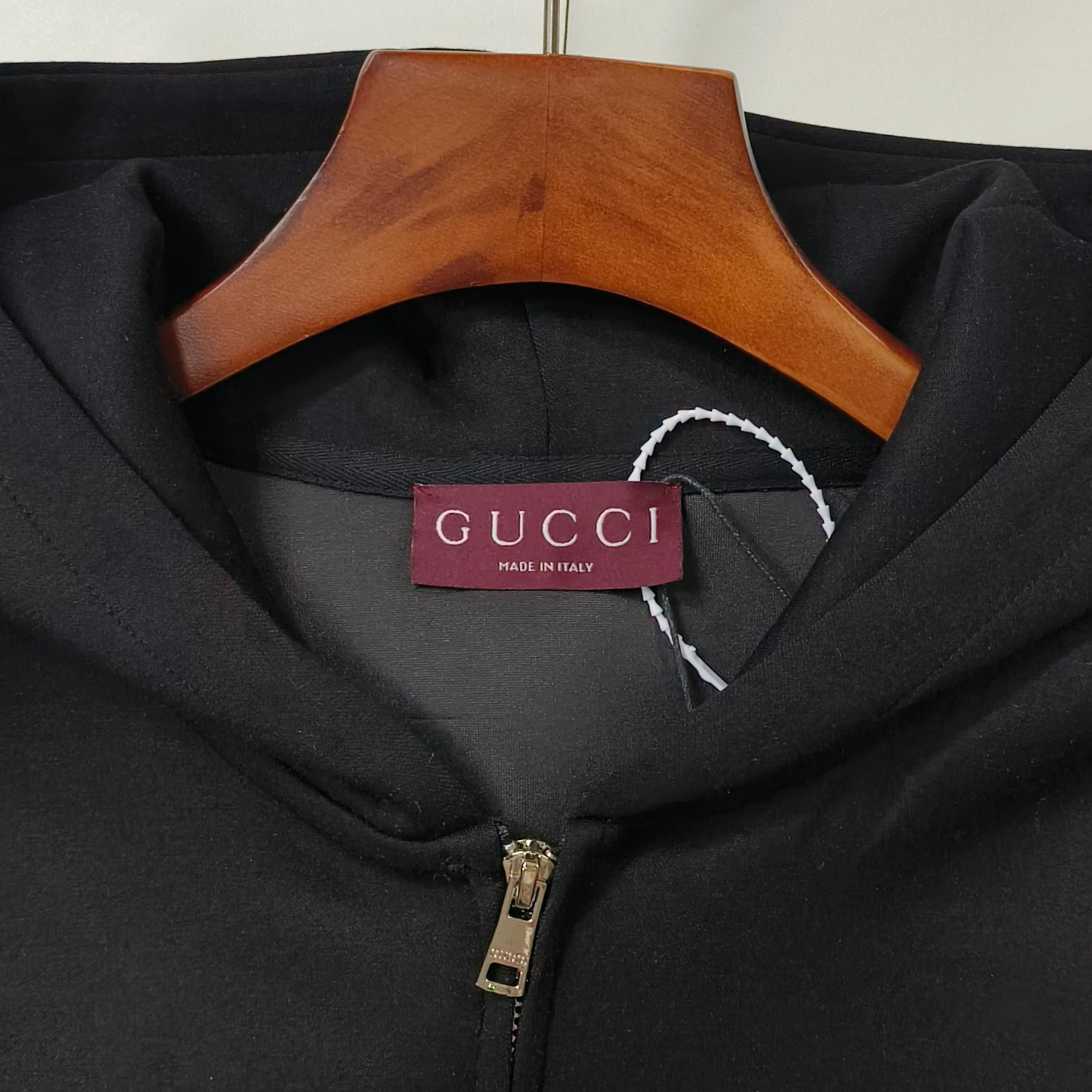 Gucci Clothing-298