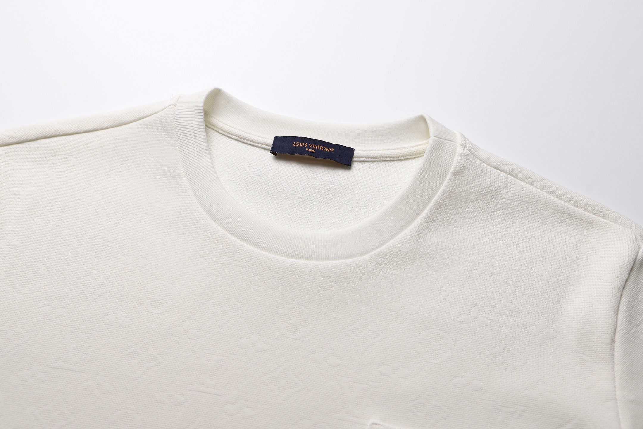 LV clothing-216
