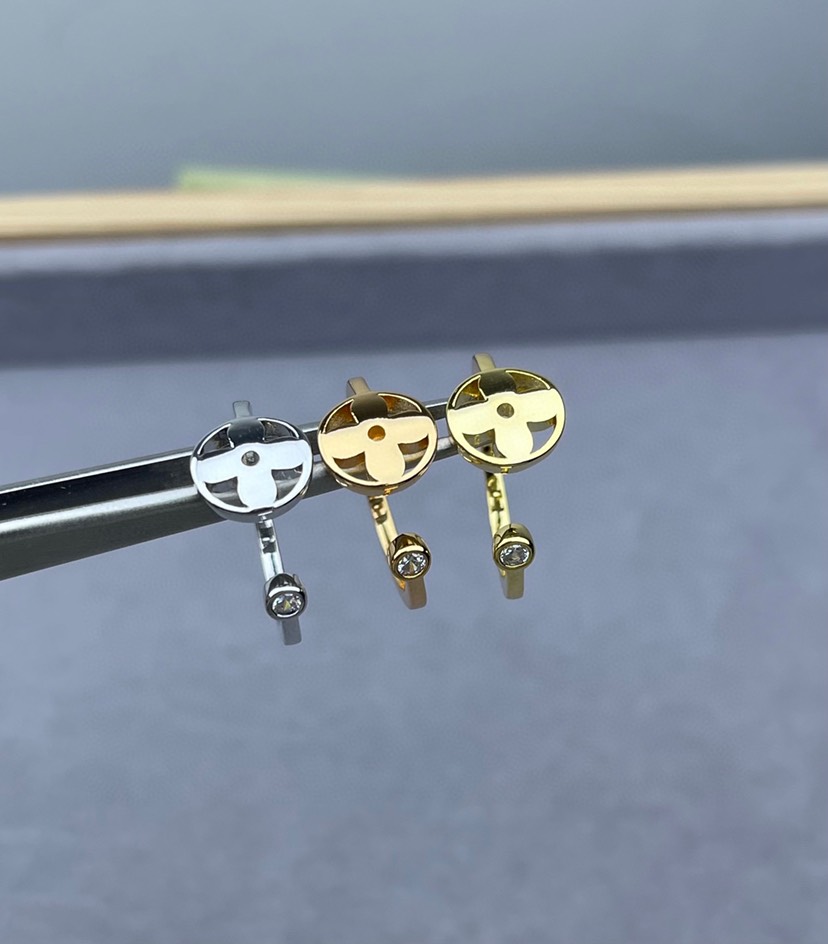 LV ring-43
