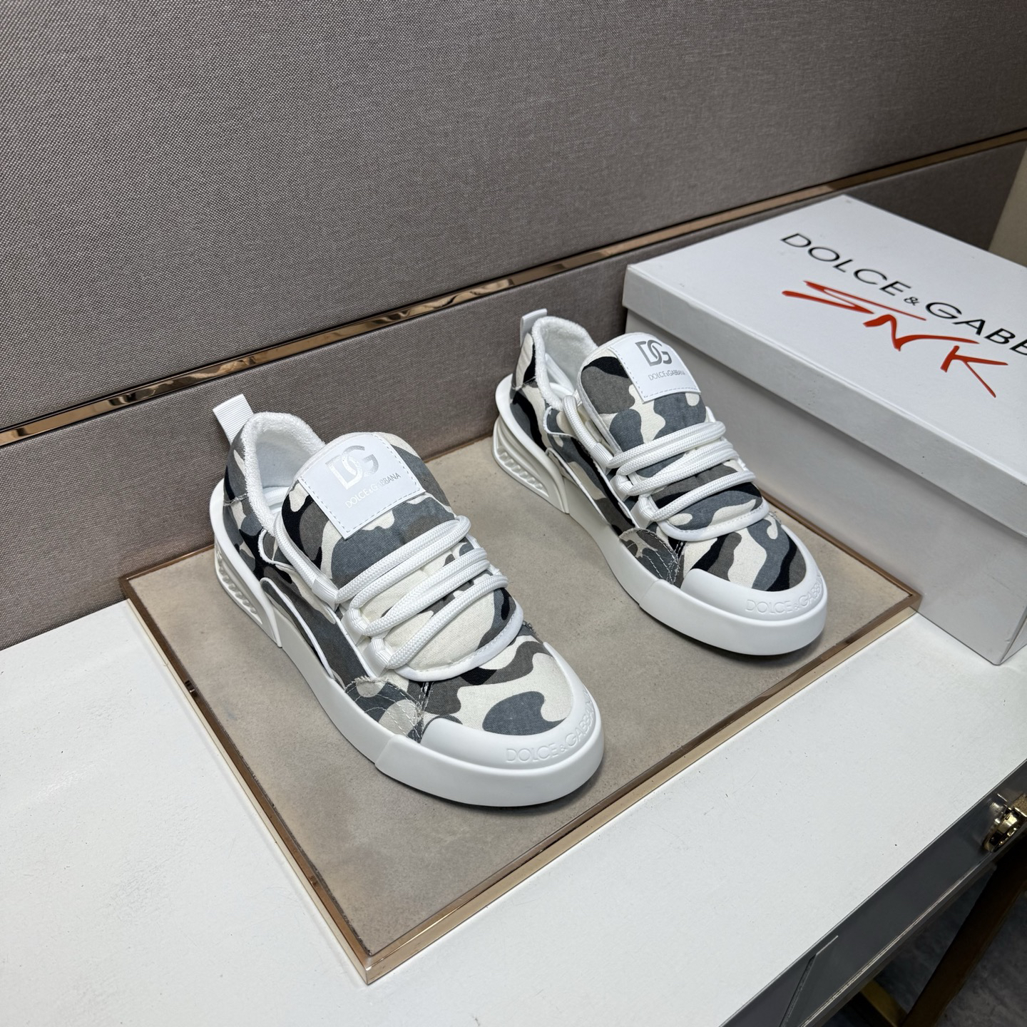 D&G Sneakers-210