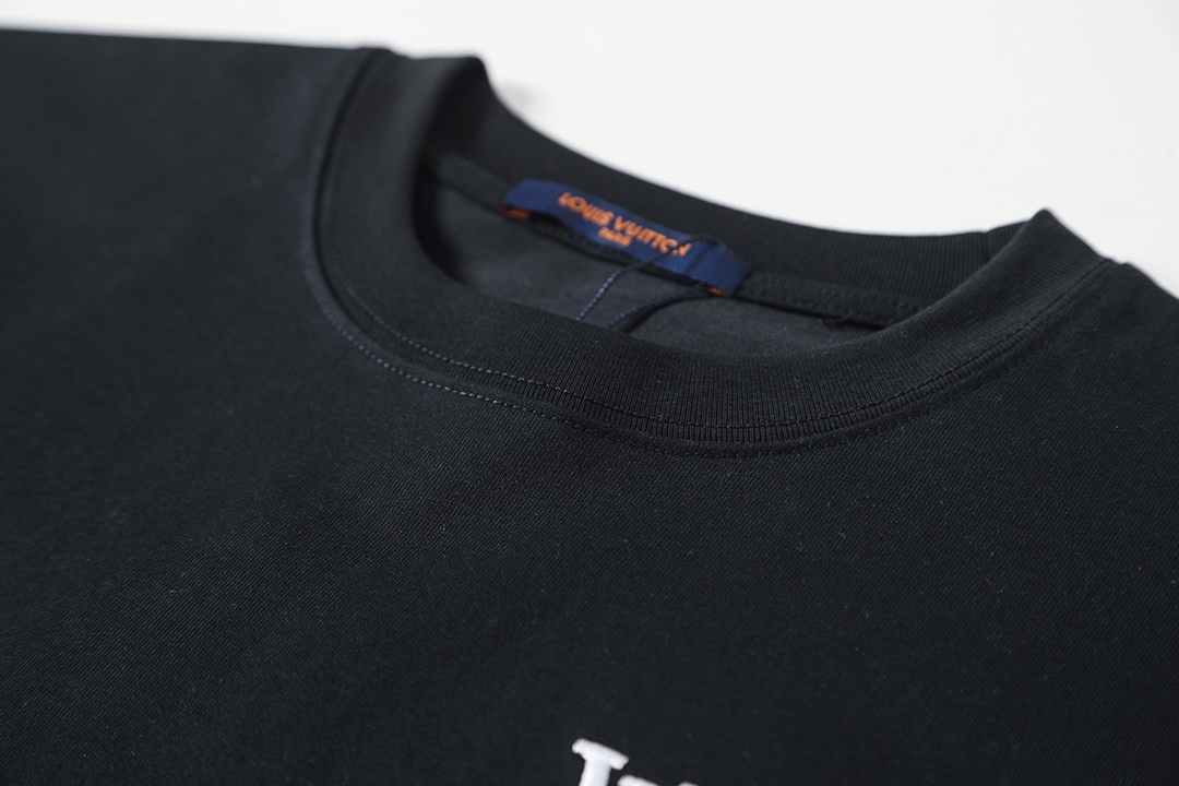 LV clothing-2