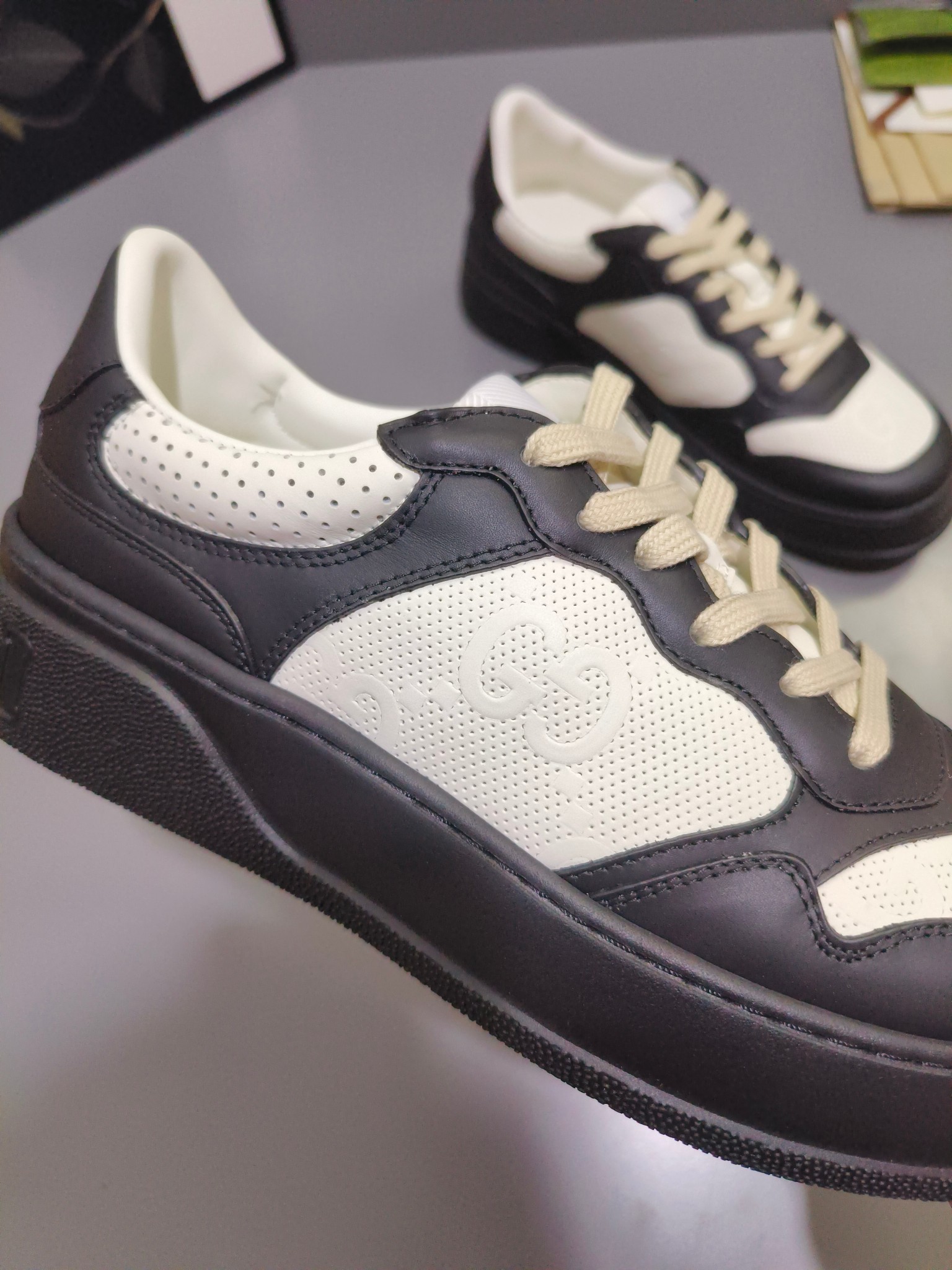 Gucci Sneakers-32