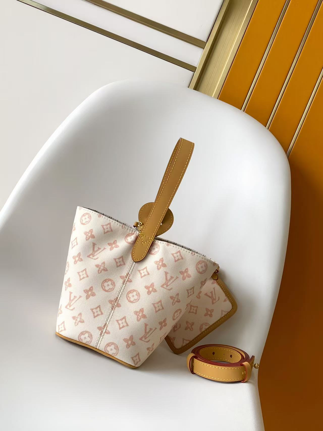 Louis Vuitton Hot New Product-224
