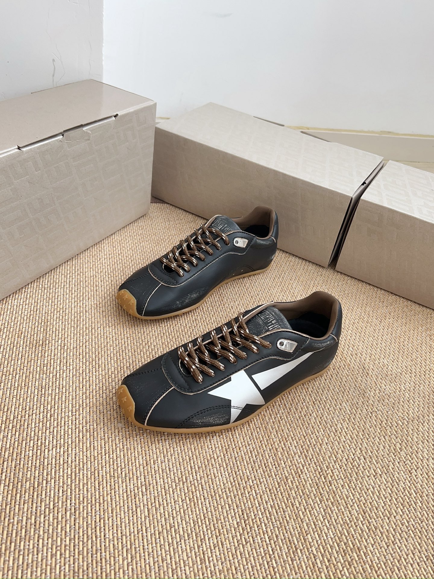 Golden Goose Sneakers-8