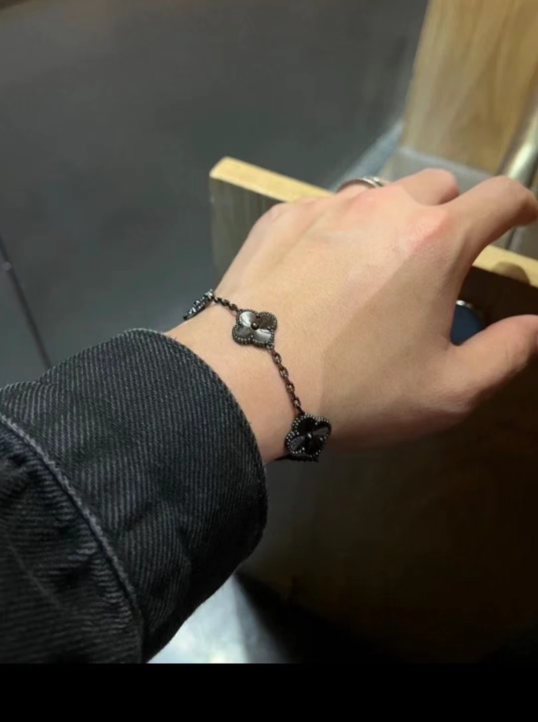 Van Cleef & Arpels Bracelet-108