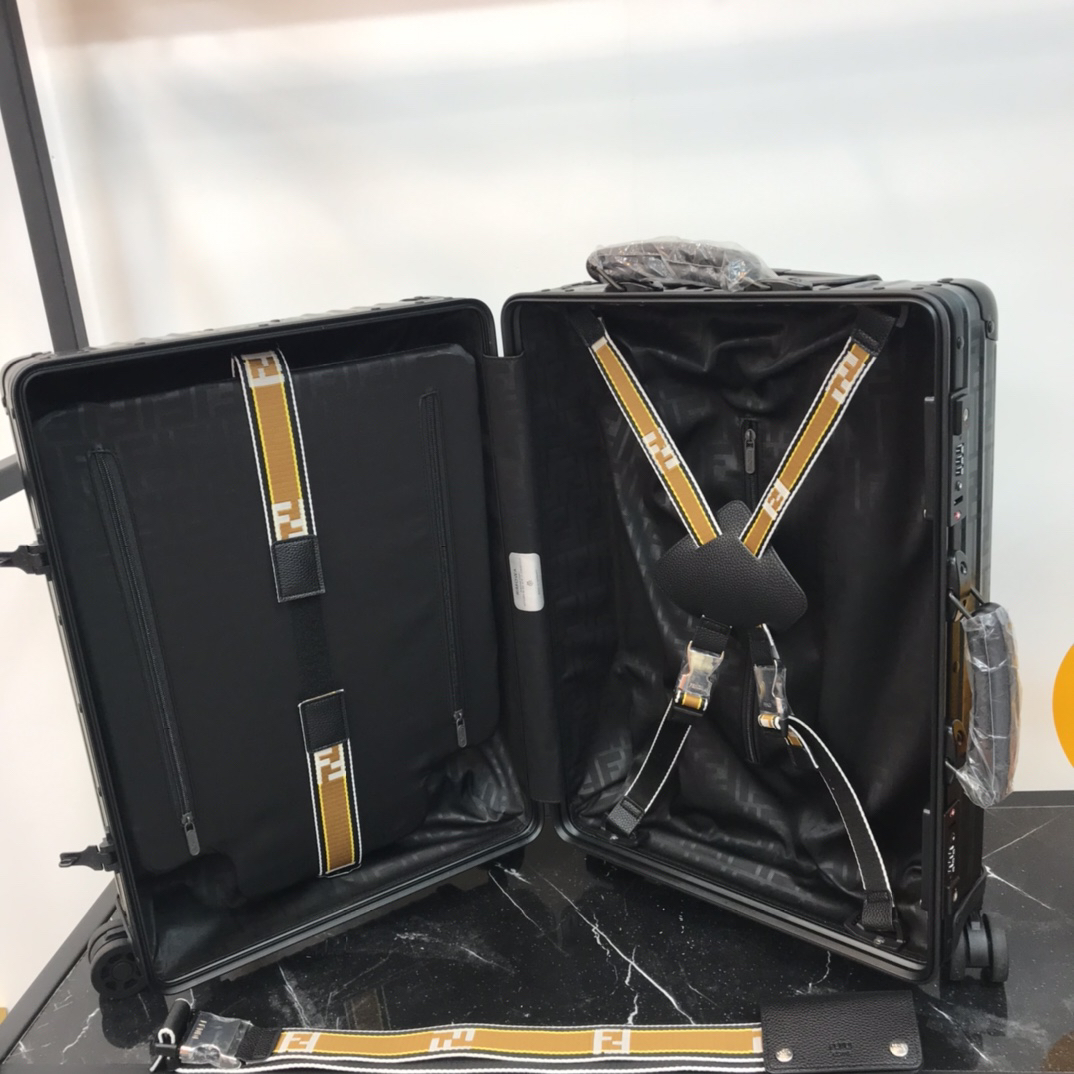 Fendi luggage-19