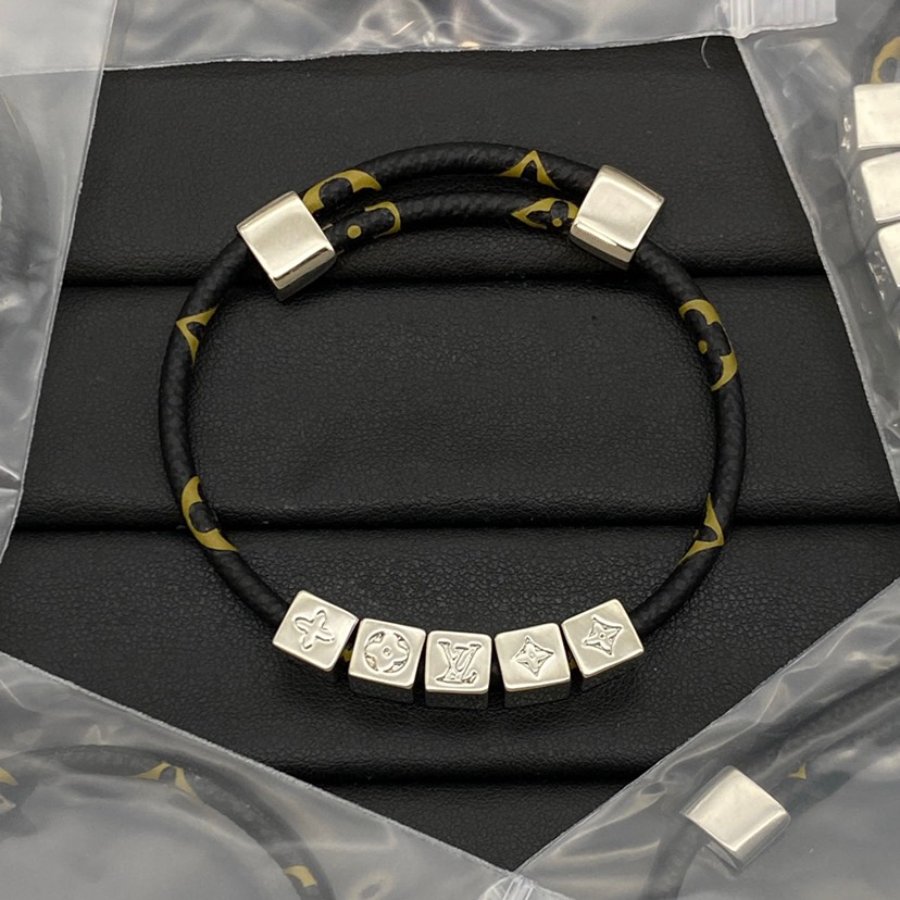 LV Bracelet-94