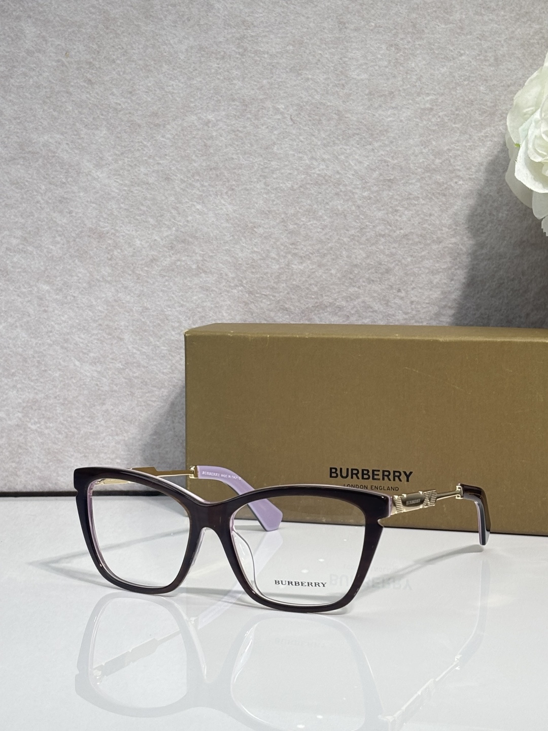 Burberry glasses-5