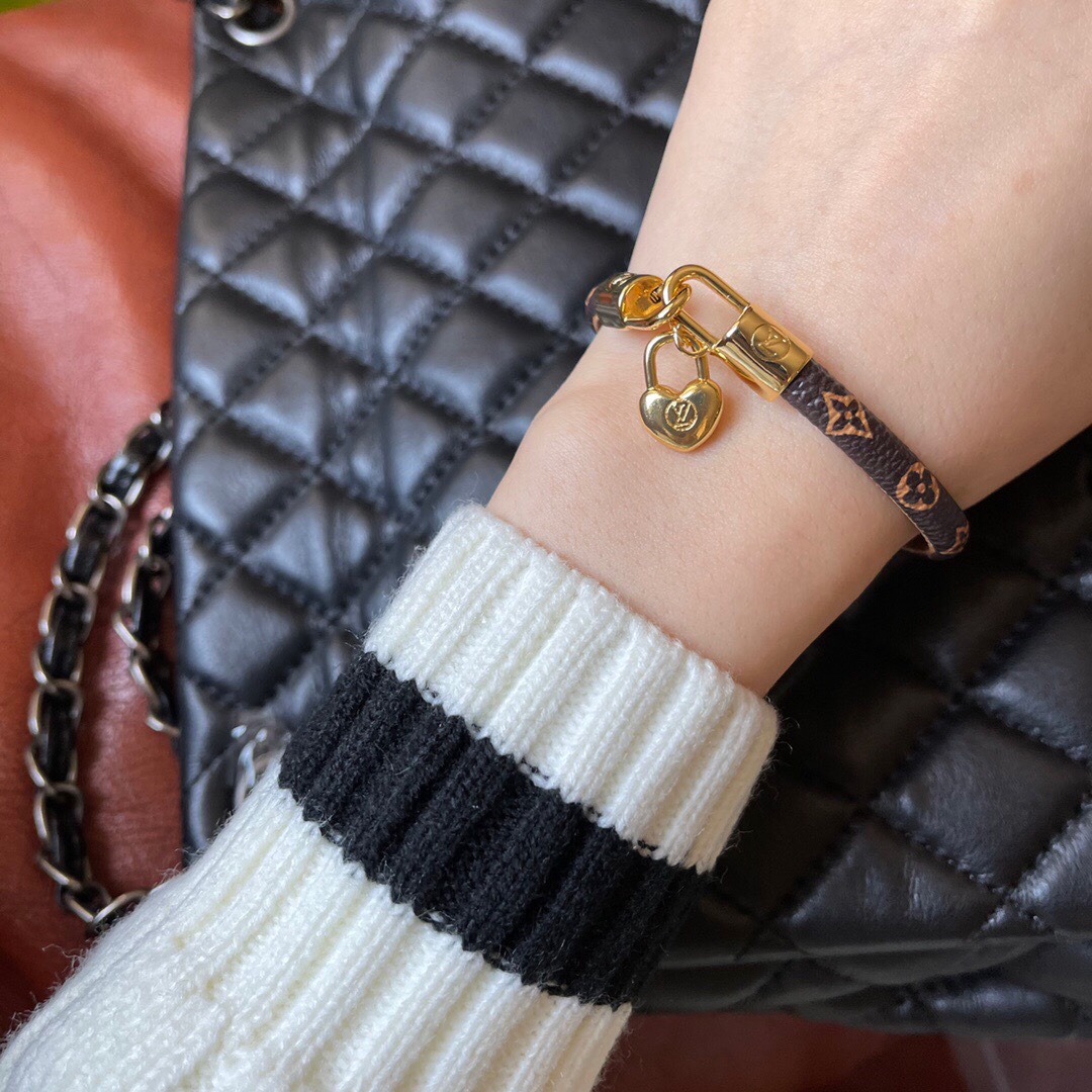 LV Bracelet-1